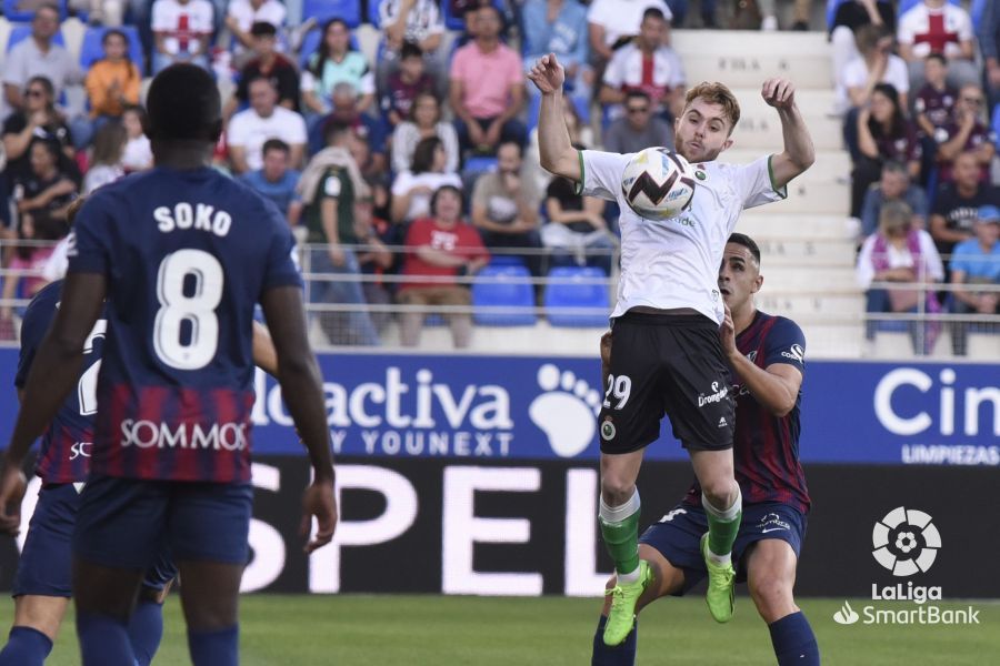 Imágenes del partido Huesca Rácing de Santander. Foto La Liga  