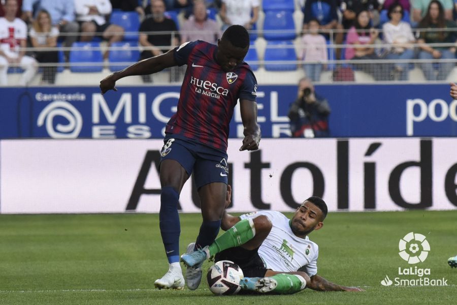 Imágenes del partido Huesca Rácing de Santander. Foto La Liga  