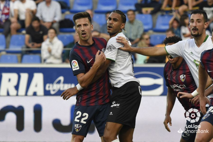 Imágenes del partido Huesca Rácing de Santander. Foto La Liga  