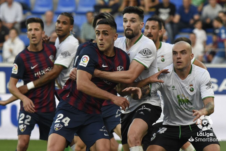 Imágenes del partido Huesca Rácing de Santander. Foto La Liga  