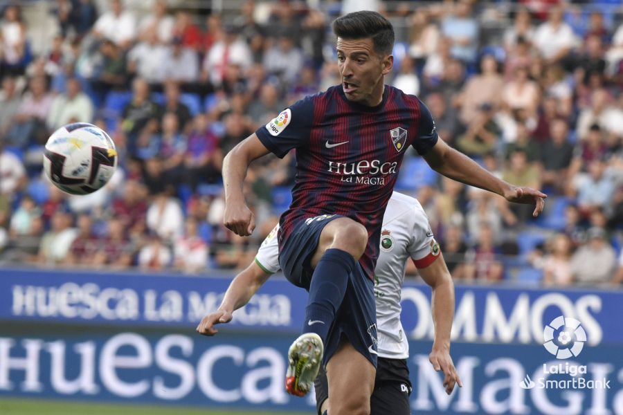 Imágenes del partido Huesca Rácing de Santander. Foto La Liga  