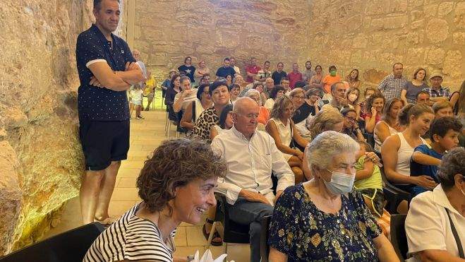 Asistentes al homenaje de Carrodilla. Asistentes al homenaje de Carrodilla.