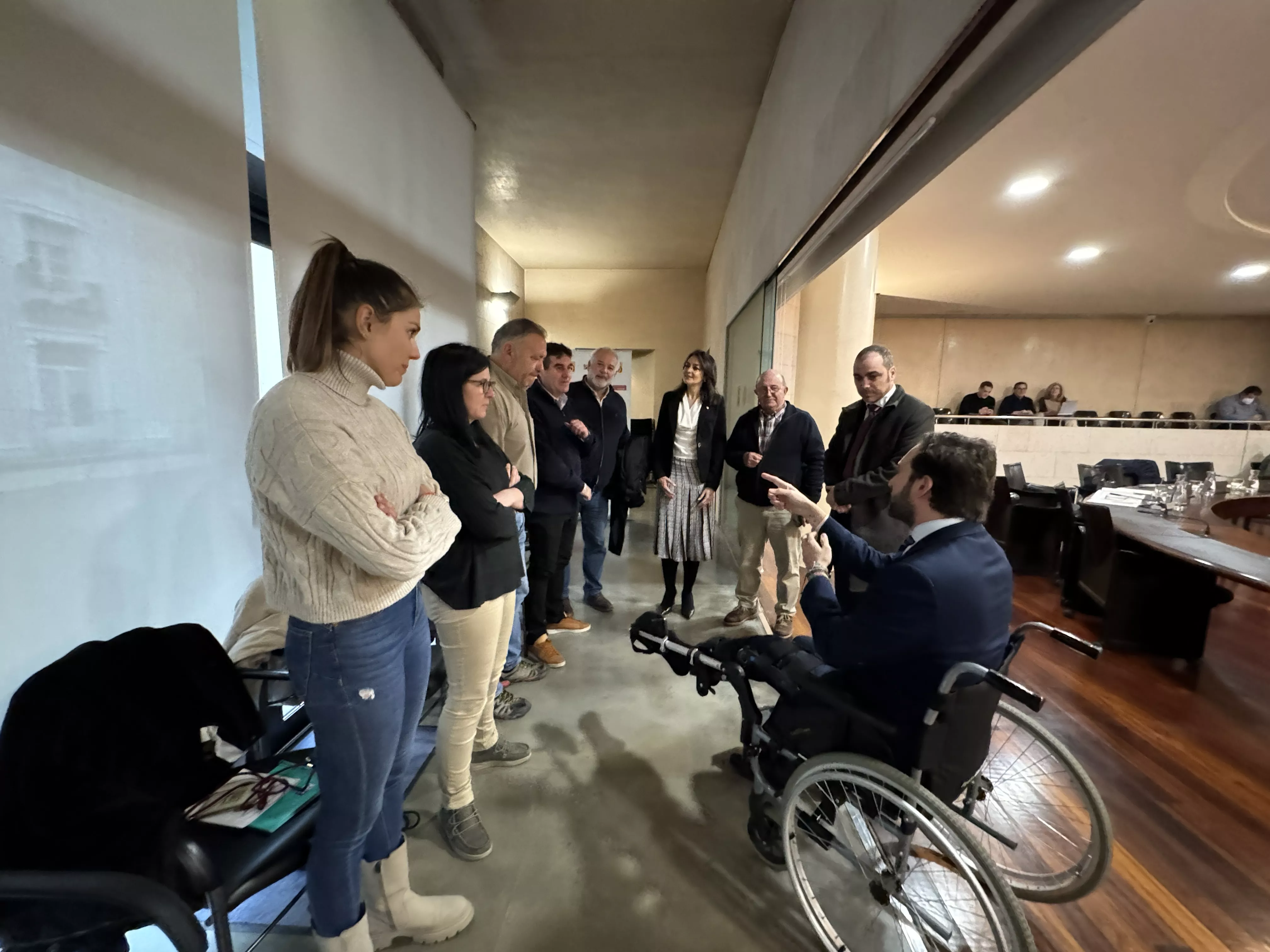 Representantes de agricultores y ganaderos han asistido al pleno de la DPH.