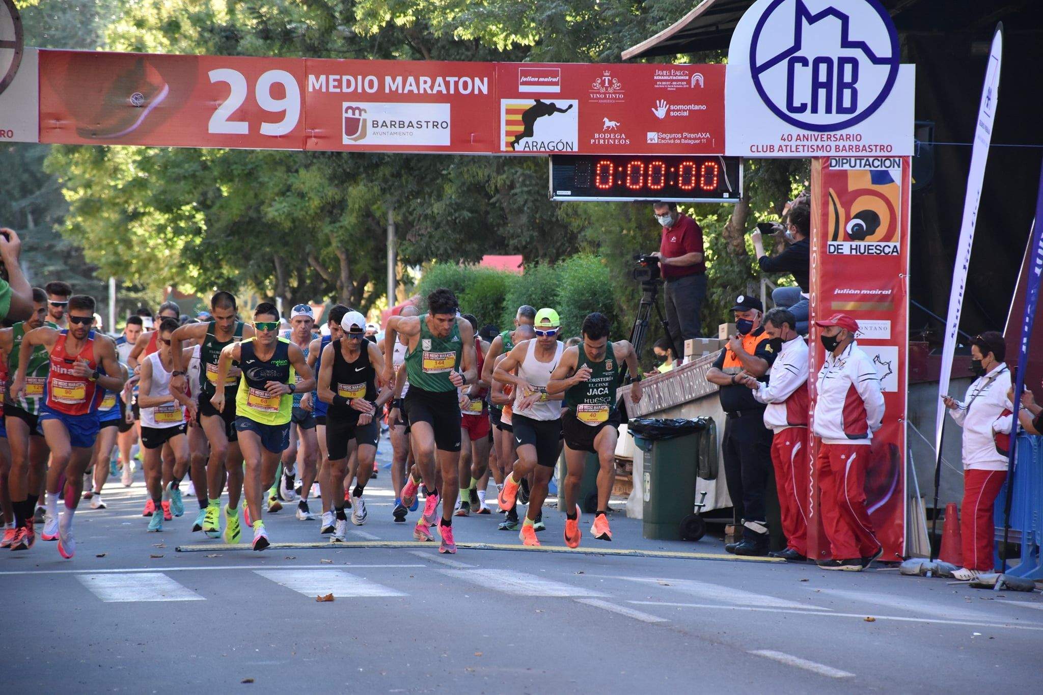 Salida del Medio Maratón Ruta Vino Somontano 2021. Foto: A. M.