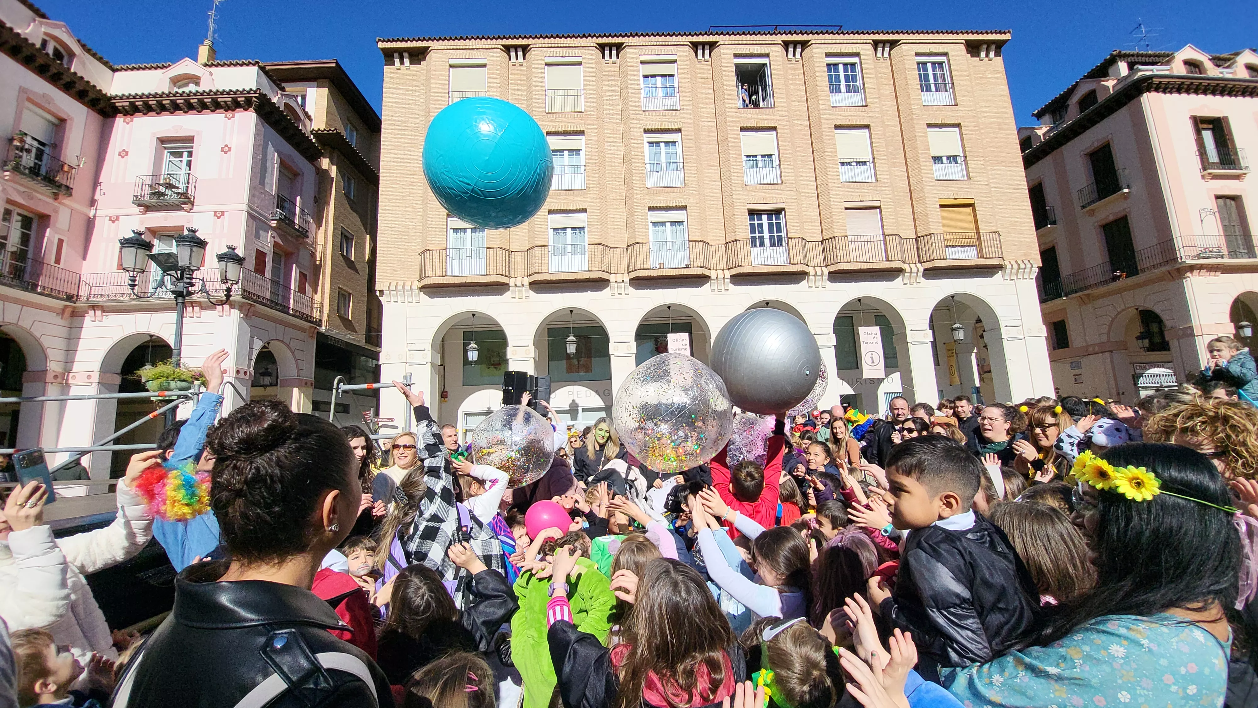  Fiesta Infantil de Carnaval con Viridiana en Huesca. Foto Mercedes Manterola