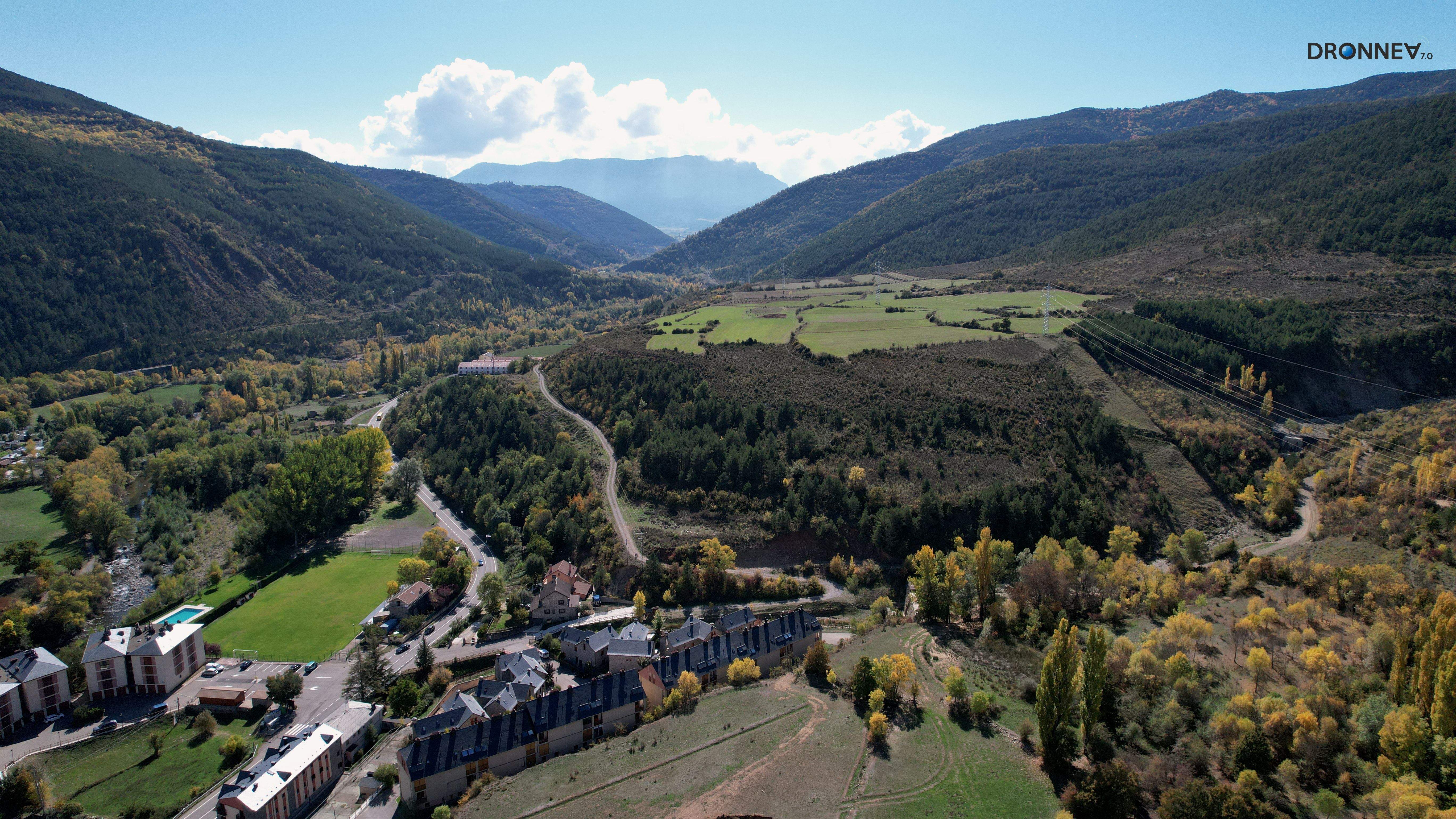 ...Cuentan que un viajero valenciano quiso hacer el camino pero estaba exhausto. Y se detuvo en Castiello de Jaca...