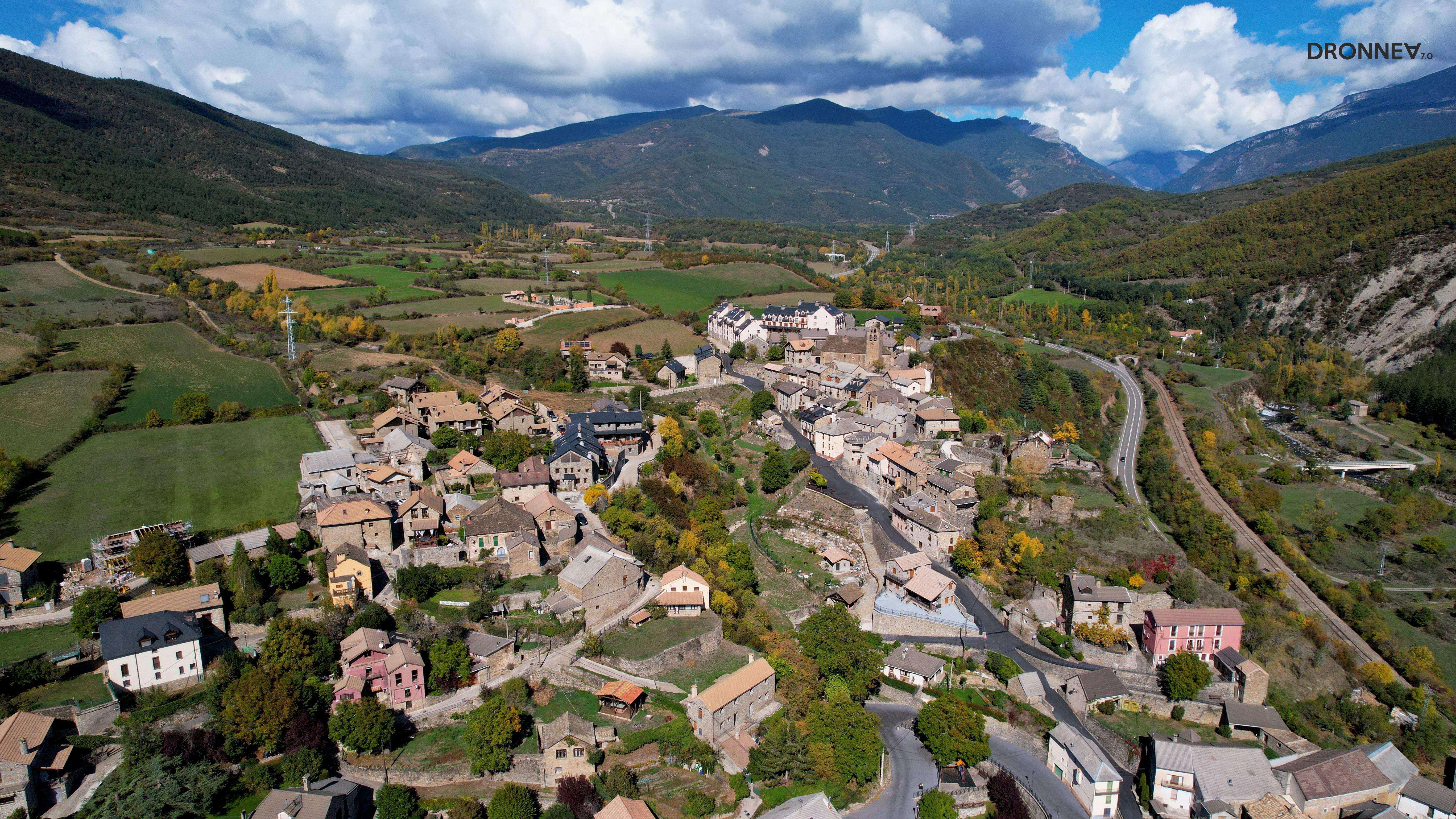 Y encontró en este valle del Aragón buenas almas acogedoras. No se sabe si en la Posada o en la Venta de Carruajes. Pero había bondad.
