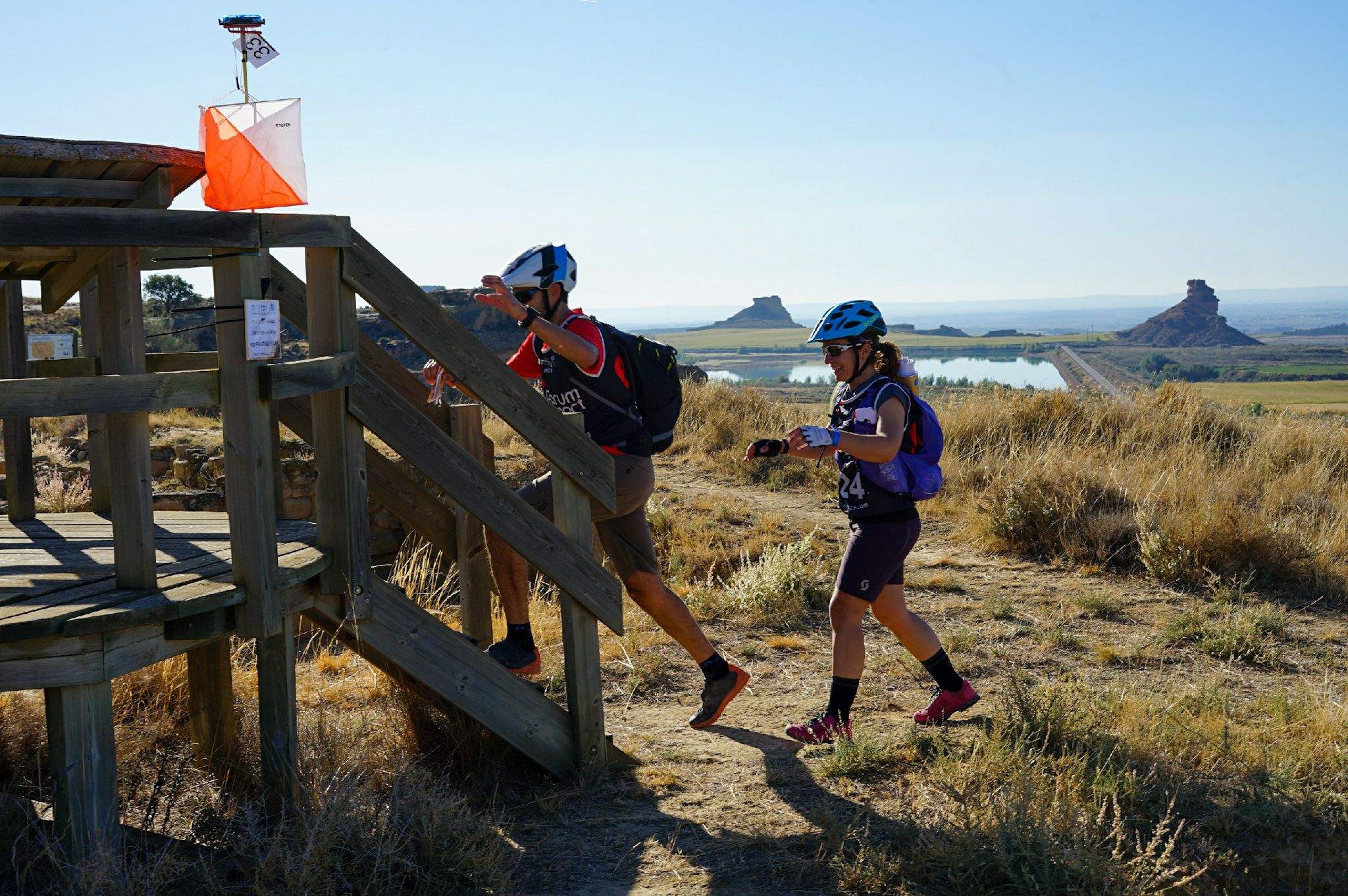 Baliza en el yacimiento de las Cías de Marcén