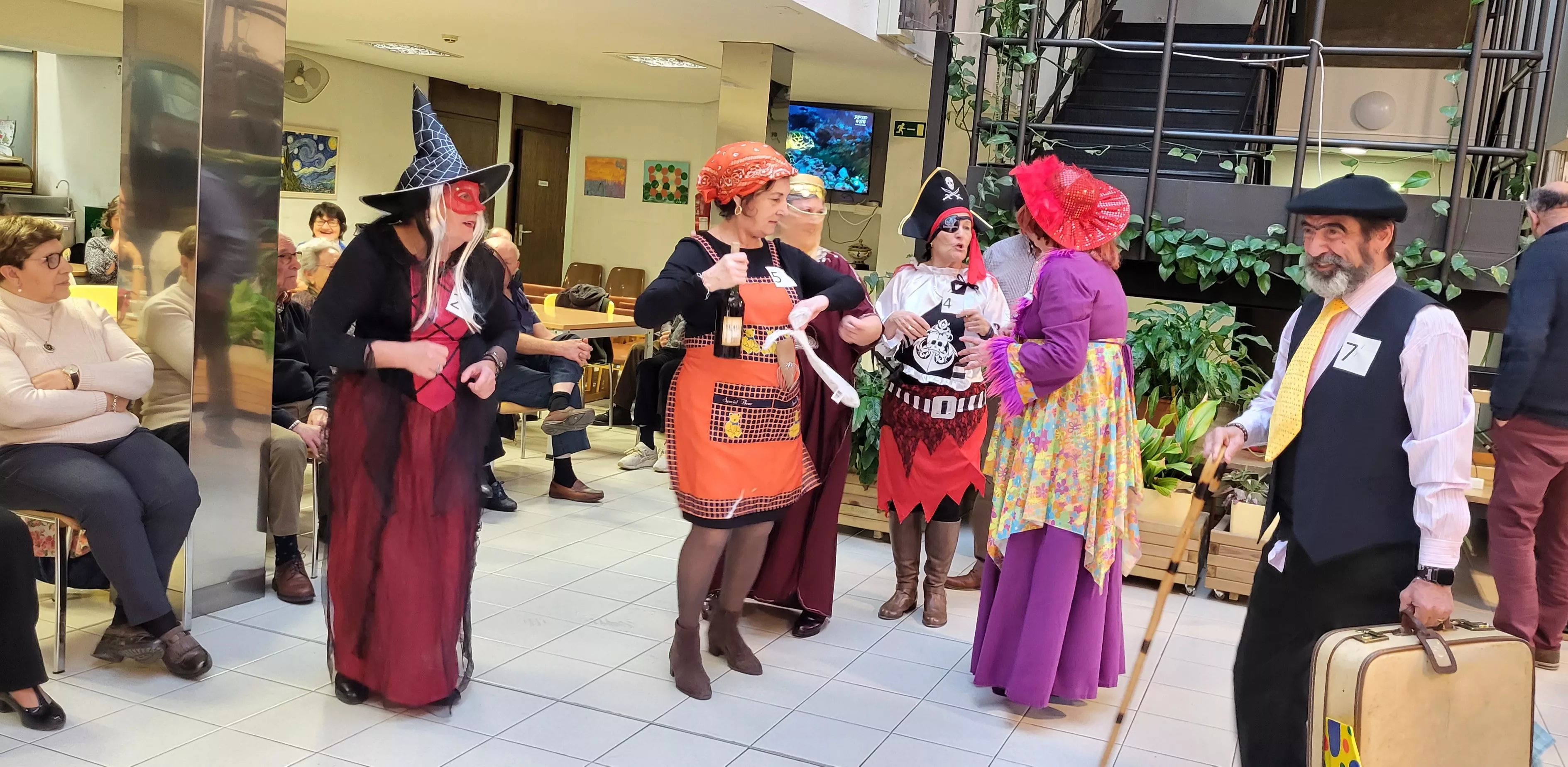 Celebración del Carnaval en el Hogar de Personas Mayores de Huesca. Foto Mercedes Manterola