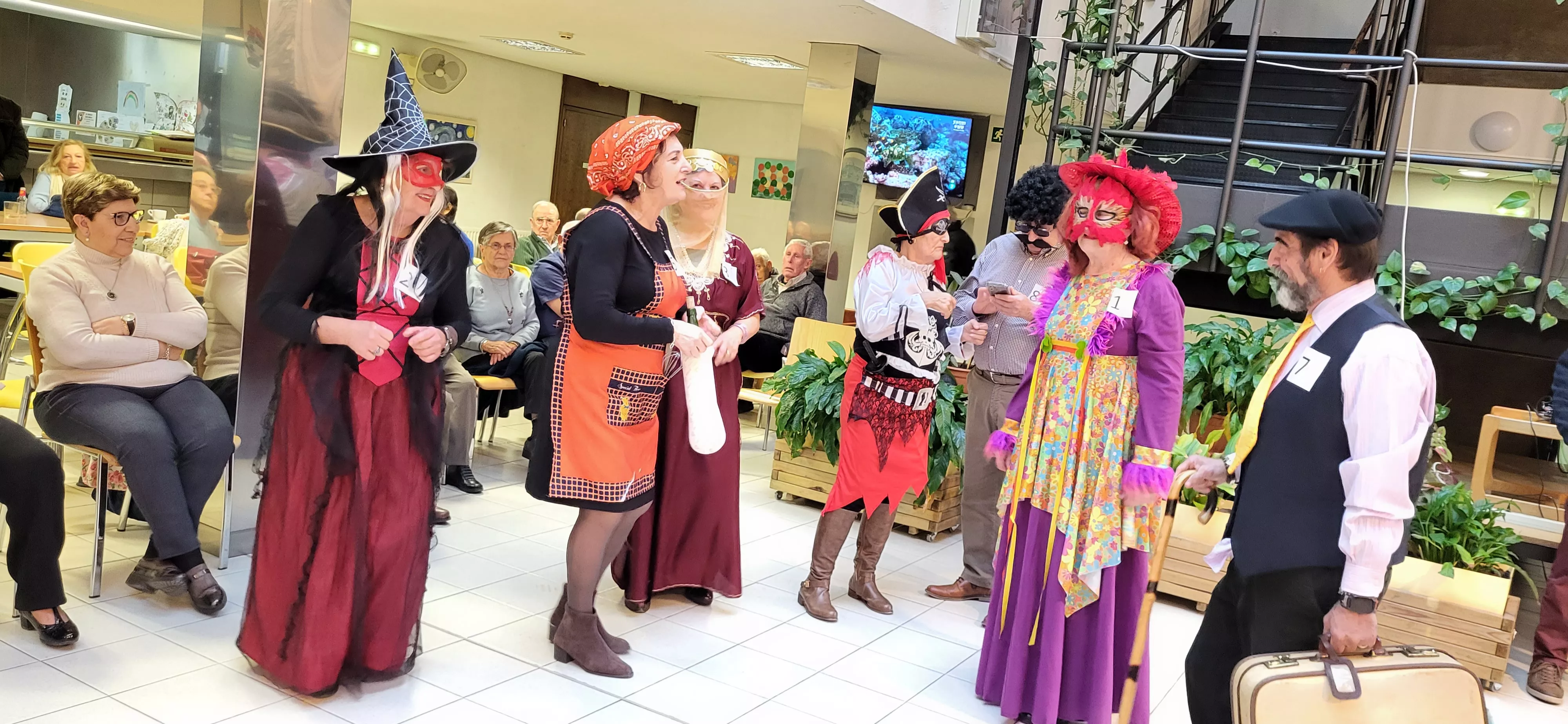 Celebración del Carnaval en el Hogar de Personas Mayores de Huesca. Foto Mercedes Manterola