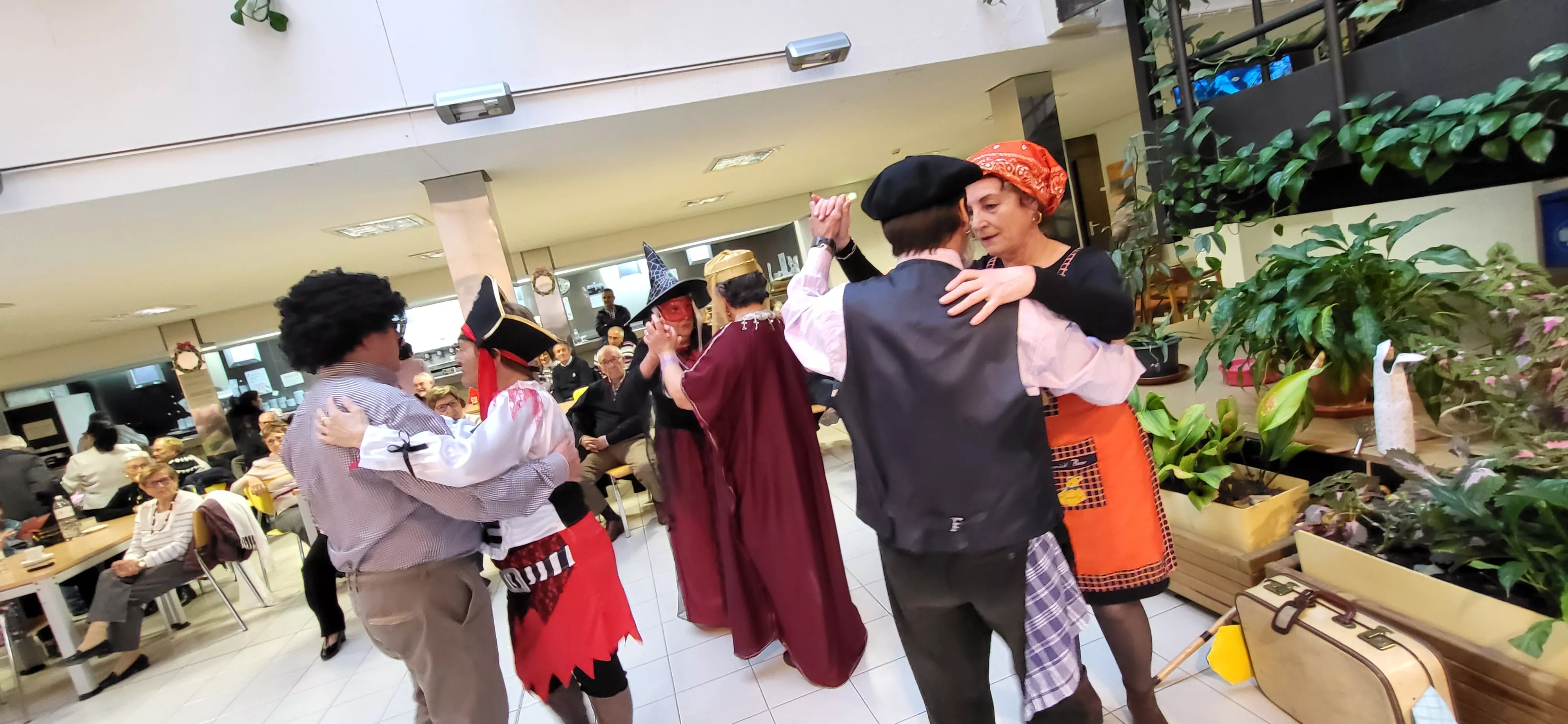 Celebración del Carnaval en el Hogar de Personas Mayores de Huesca. Foto Mercedes Manterola