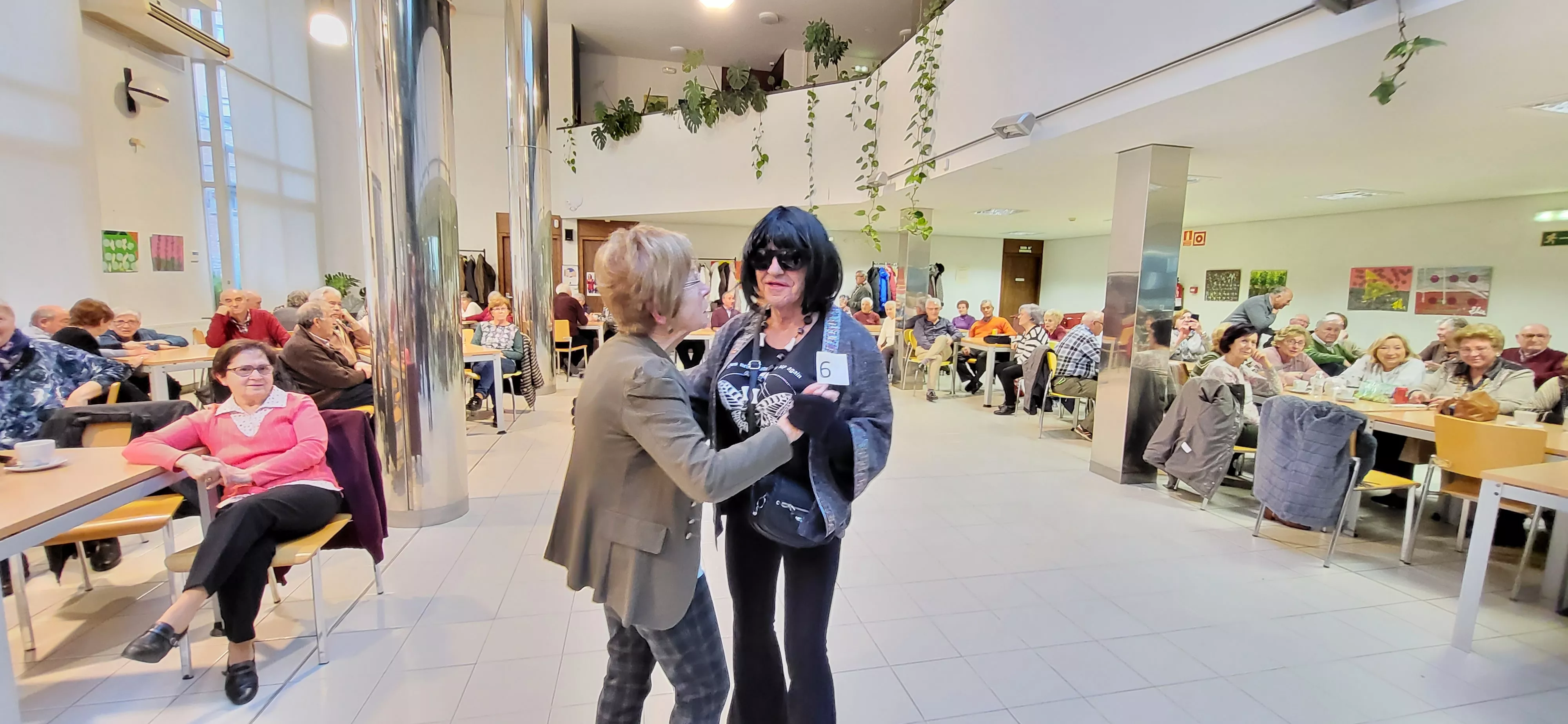 Celebración del Carnaval en el Hogar de Personas Mayores de Huesca. Foto Mercedes Manterola