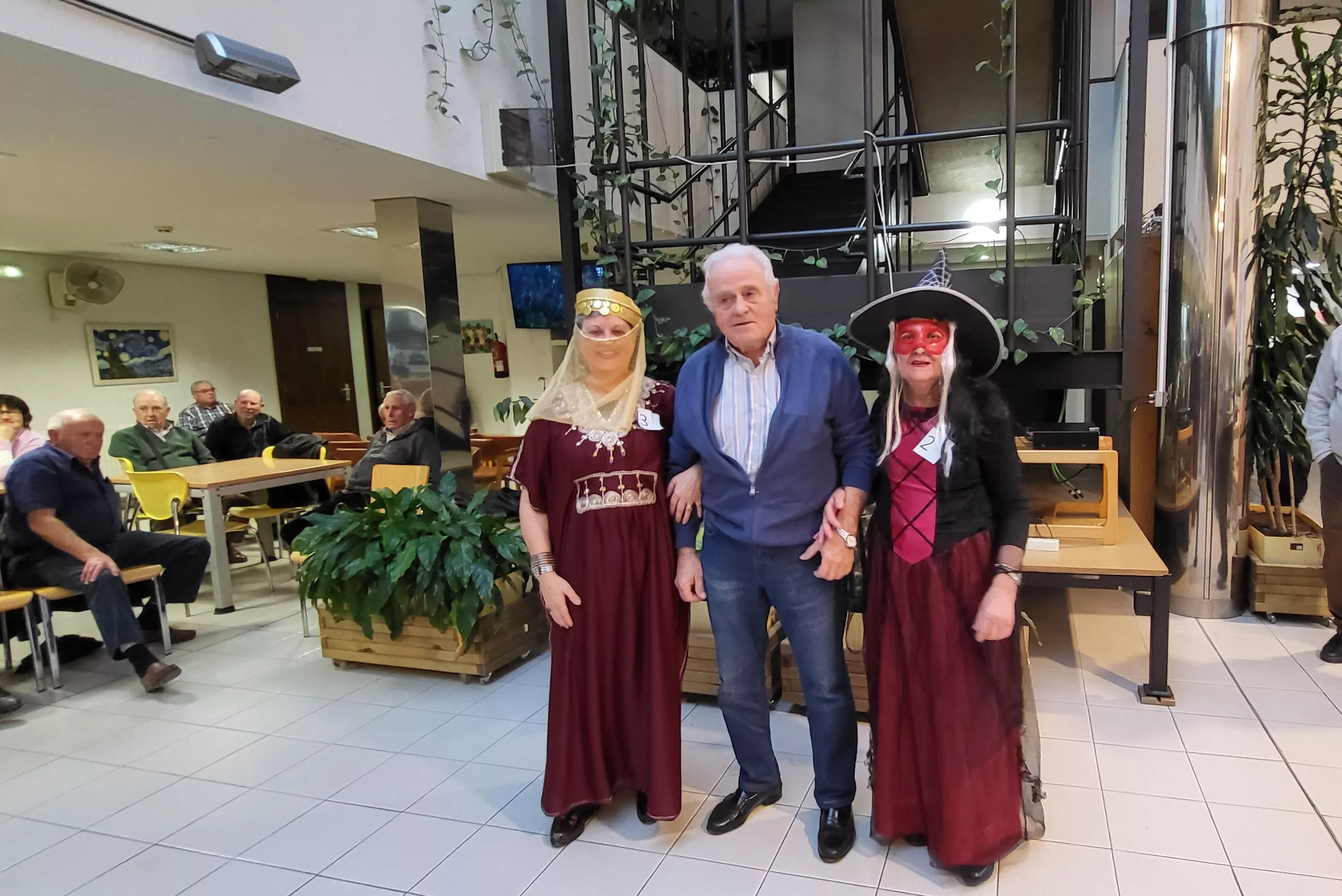 Celebración del Carnaval en el Hogar de Personas Mayores de Huesca. Foto Mercedes Manterola