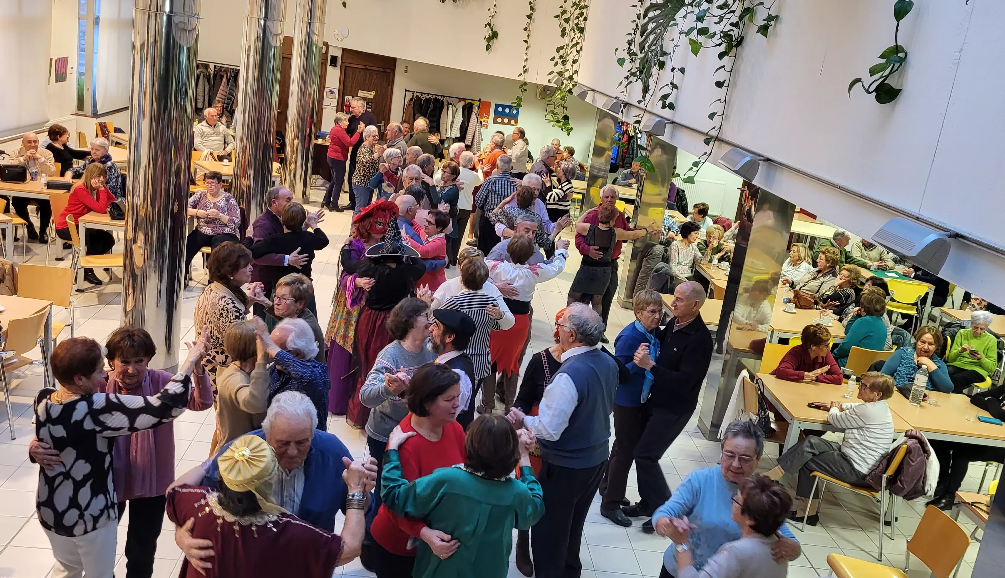 Celebración del Carnaval en el Hogar de Personas Mayores de Huesca. Foto Mercedes Manterola