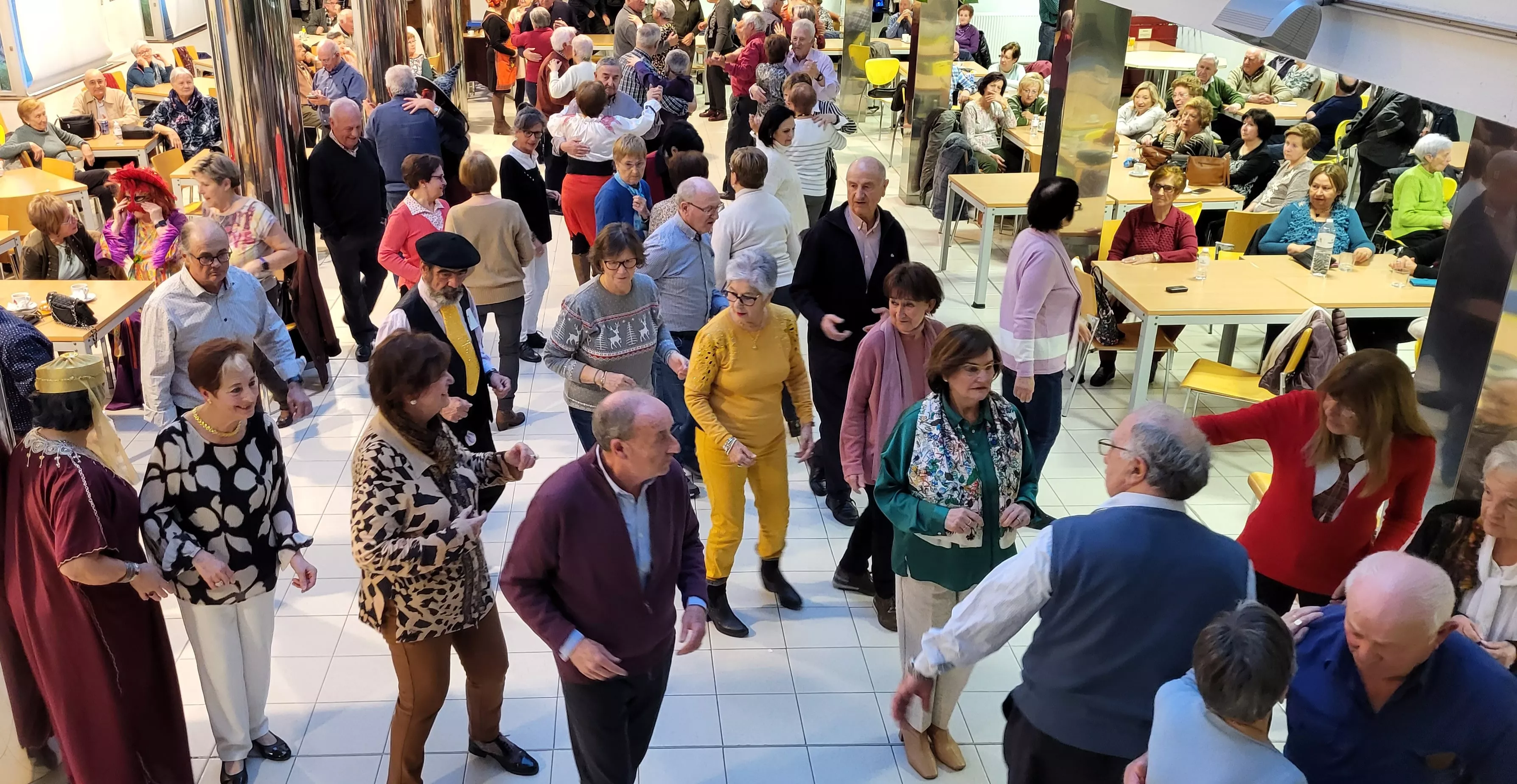 Celebración del Carnaval en el Hogar de Personas Mayores de Huesca. Foto Mercedes Manterola