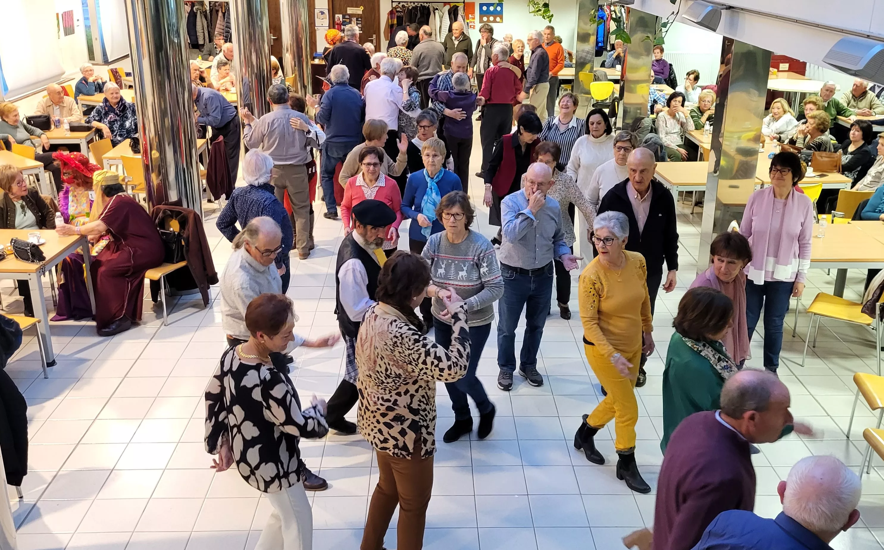 Celebración del Carnaval en el Hogar de Personas Mayores de Huesca. Foto Mercedes Manterola