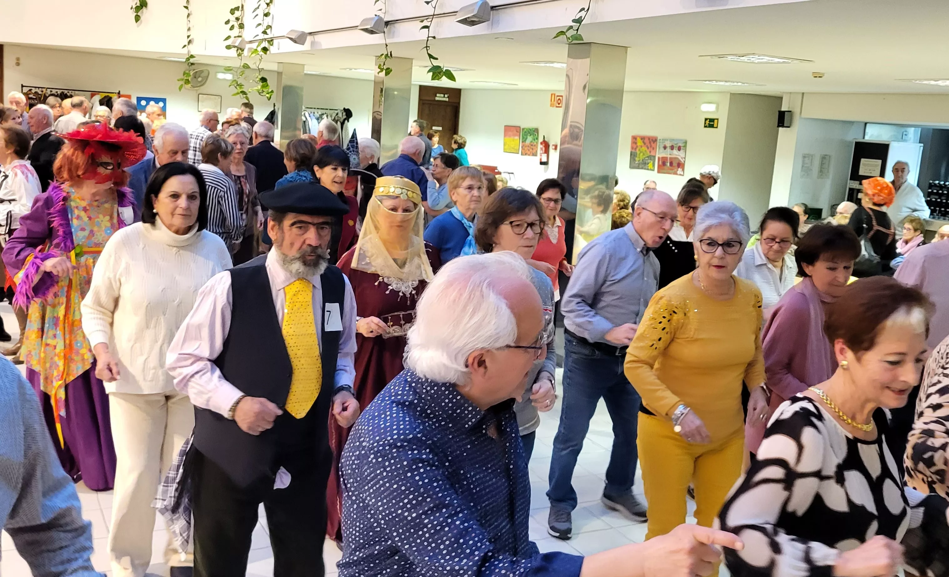 Celebración del Carnaval en el Hogar de Personas Mayores de Huesca. Foto Mercedes Manterola