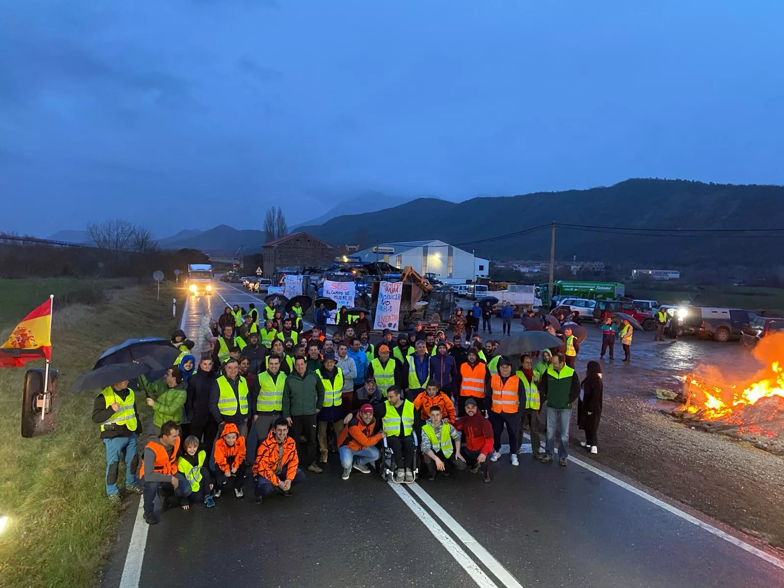 Tractorada en Puente la Reina de Jaca