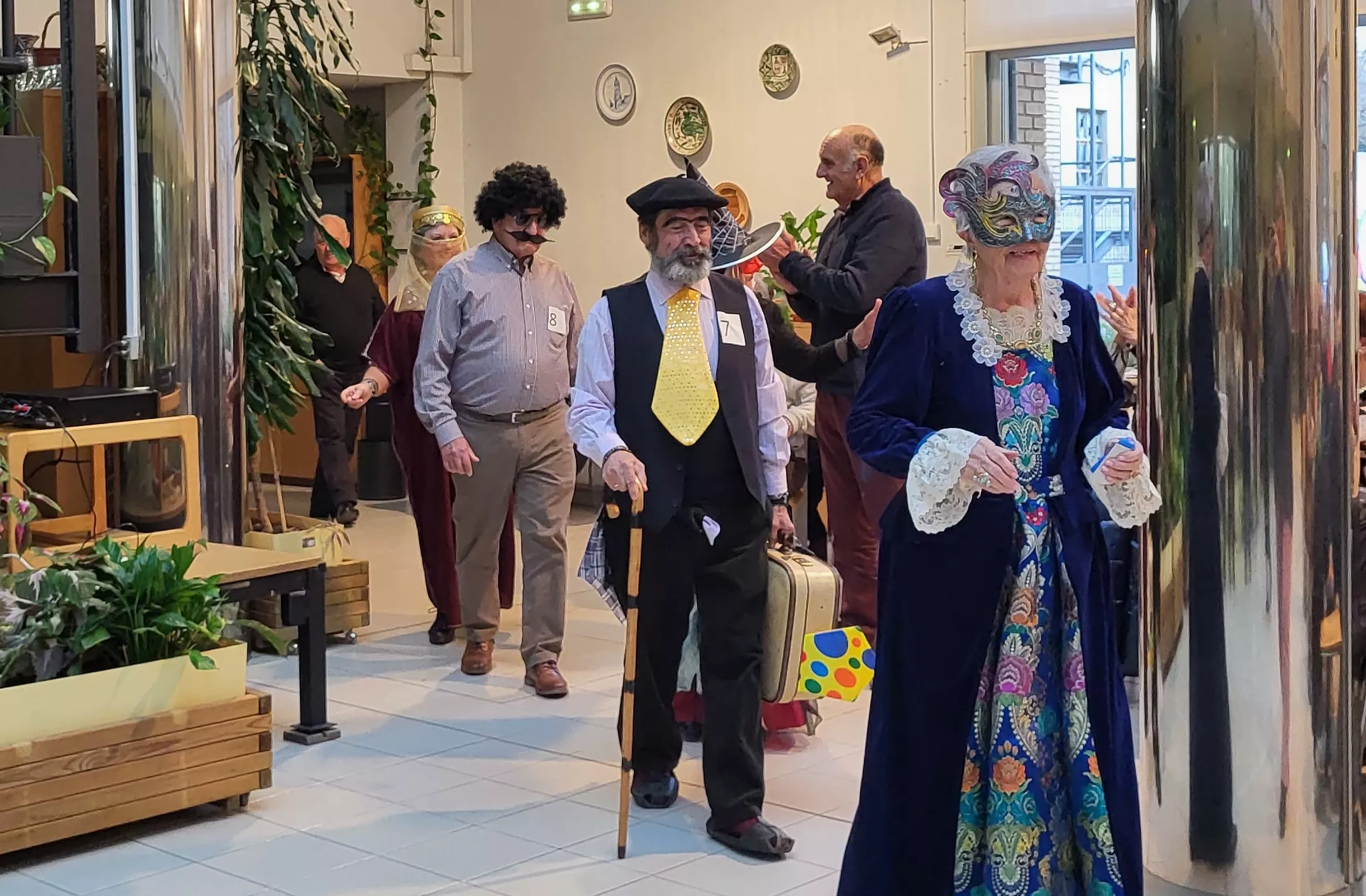 Celebración del Carnaval en el Hogar de Personas Mayores de Huesca. Foto Mercedes Manterola
