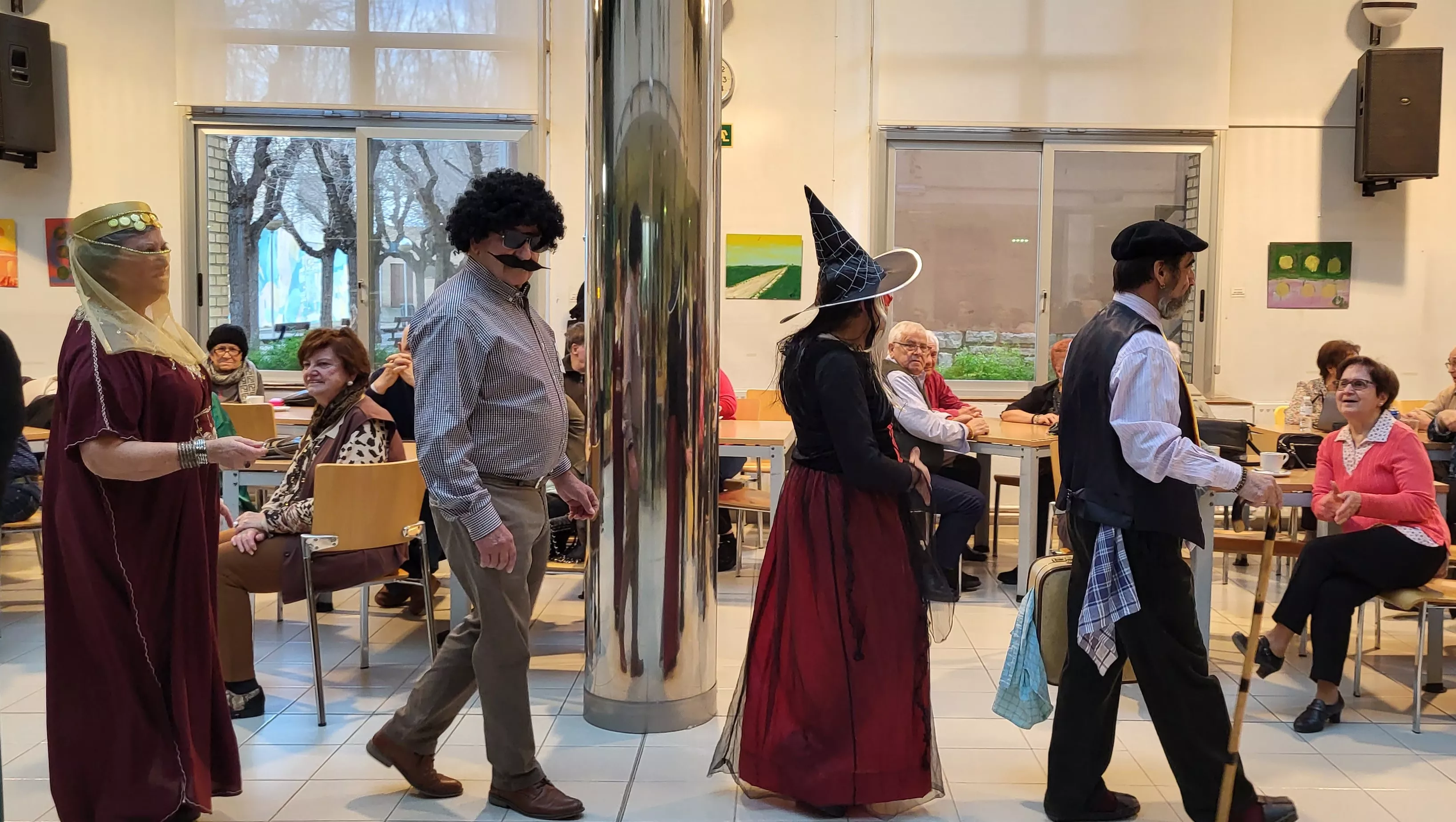 Celebración del Carnaval en el Hogar de Personas Mayores de Huesca. Foto Mercedes Manterola