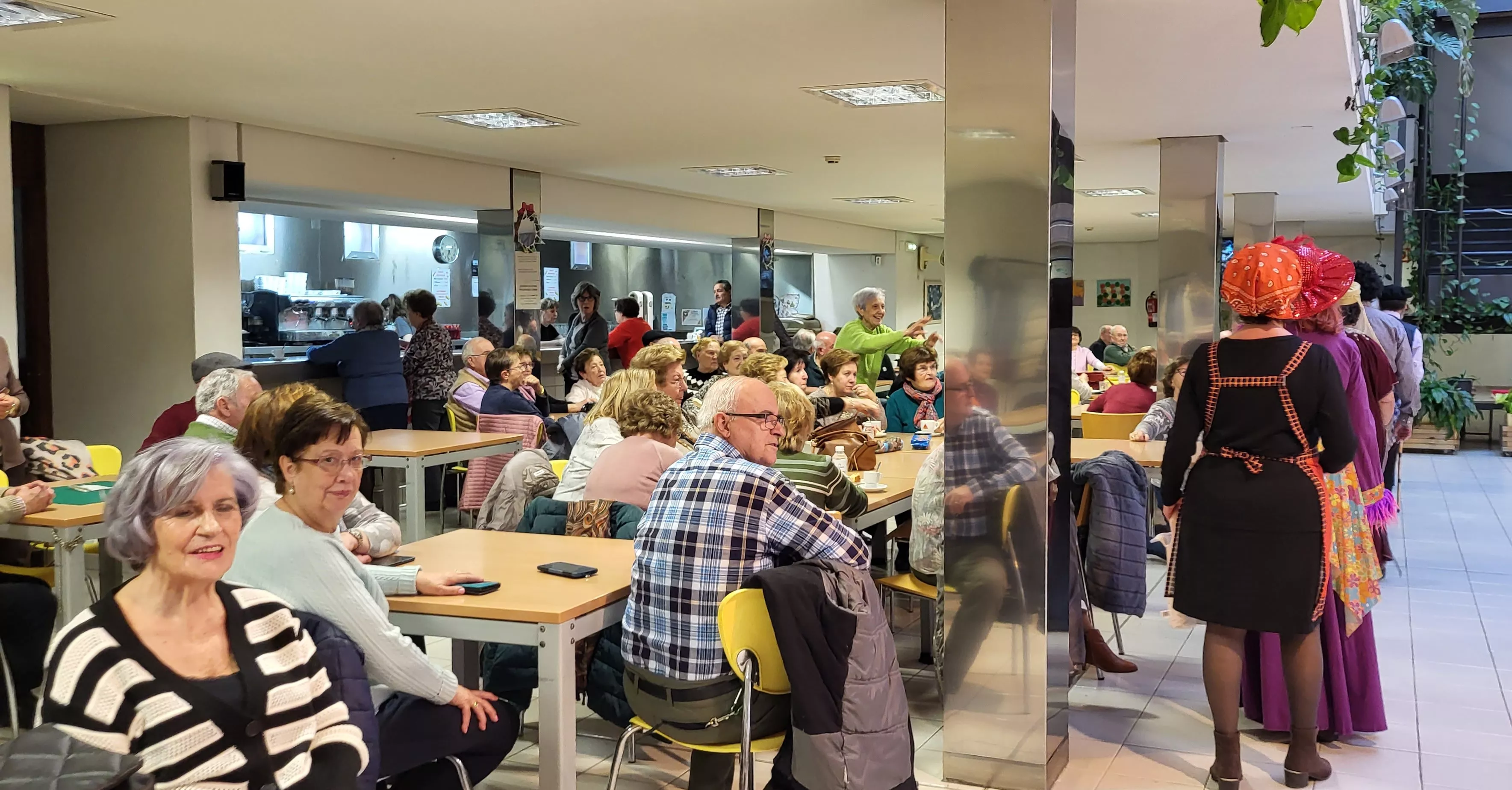 Celebración del Carnaval en el Hogar de Personas Mayores de Huesca. Foto Mercedes Manterola