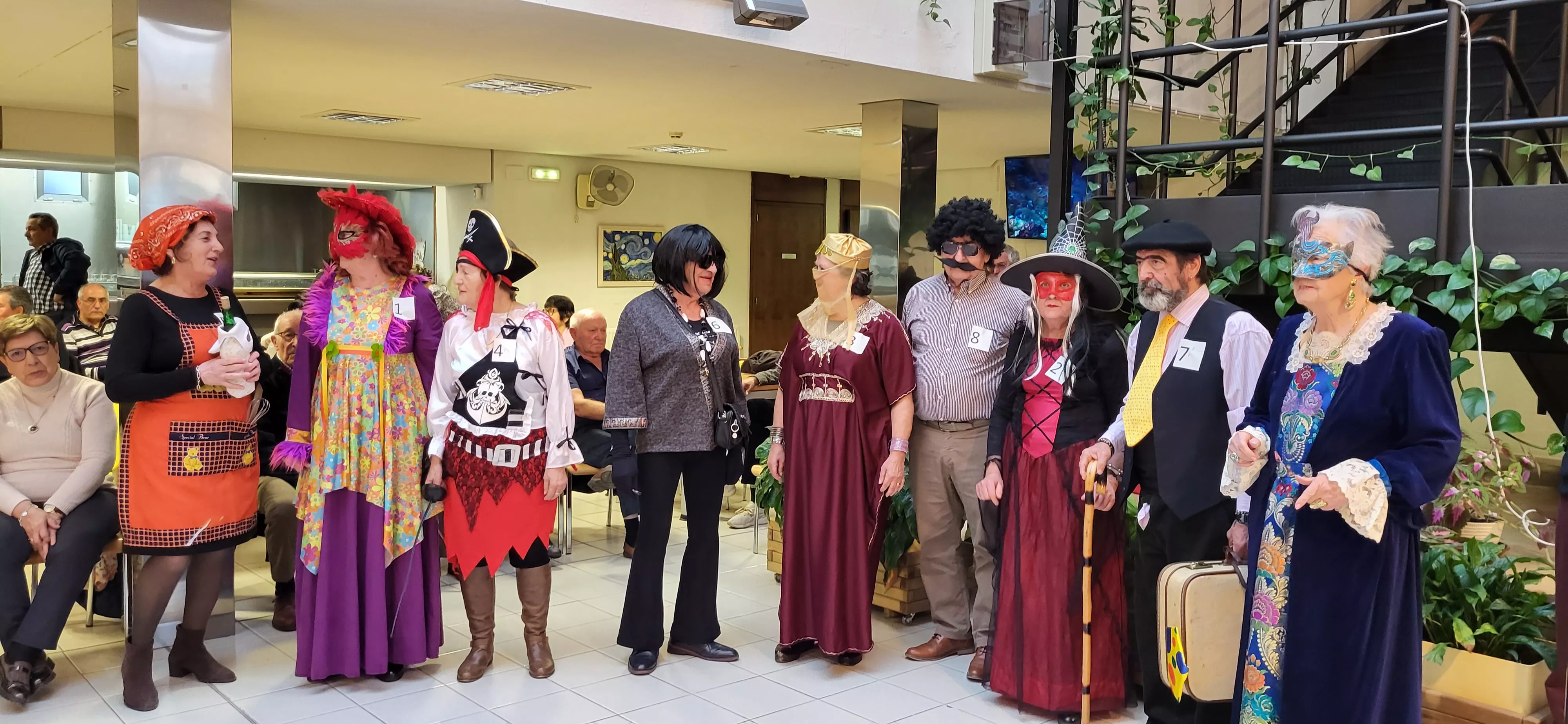 Celebración del Carnaval en el Hogar de Personas Mayores de Huesca. Foto Mercedes Manterola