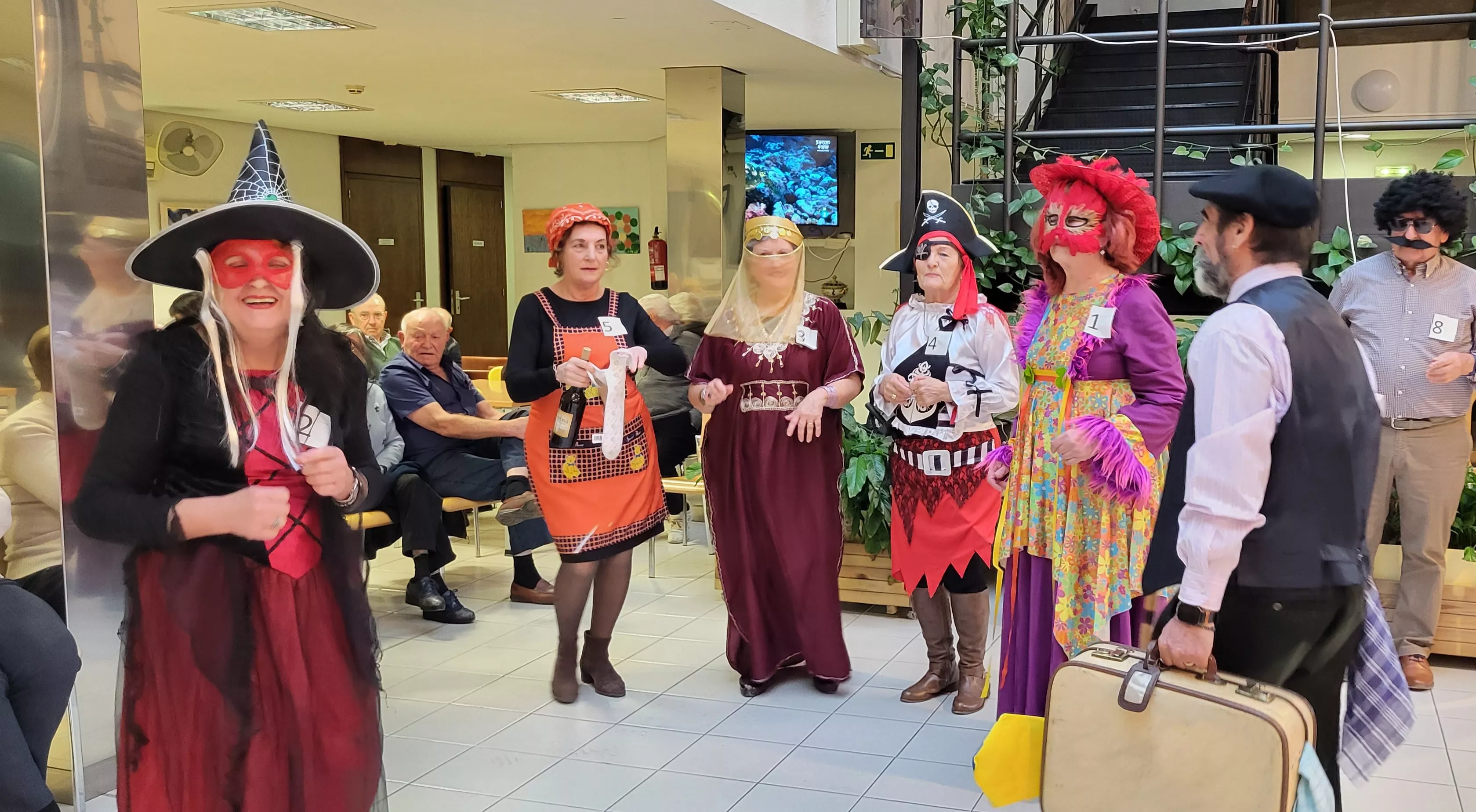 Celebración del Carnaval en el Hogar de Personas Mayores de Huesca. Foto Mercedes Manterola