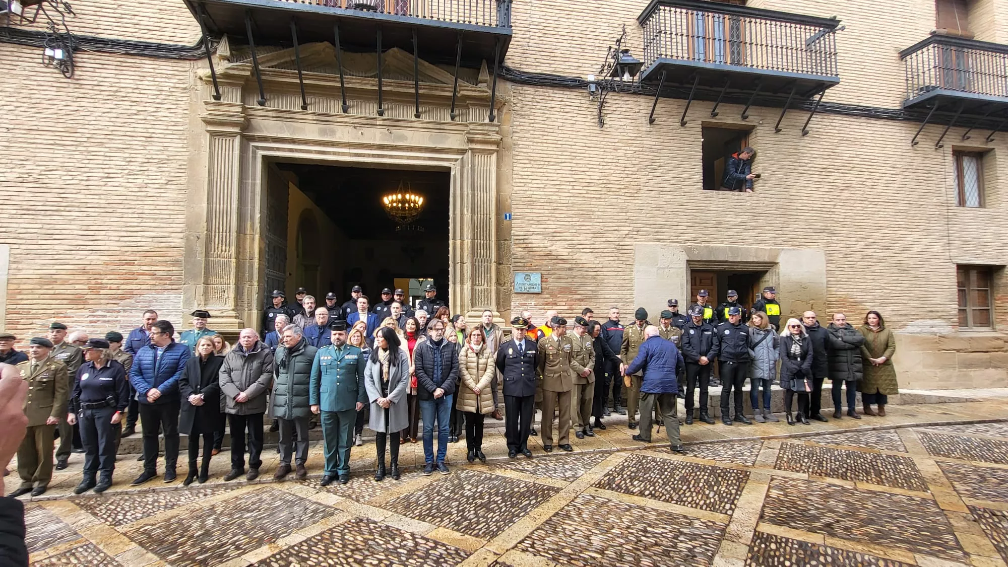 Minuto de silencio por el doble asesinato de Barbate en Huesca