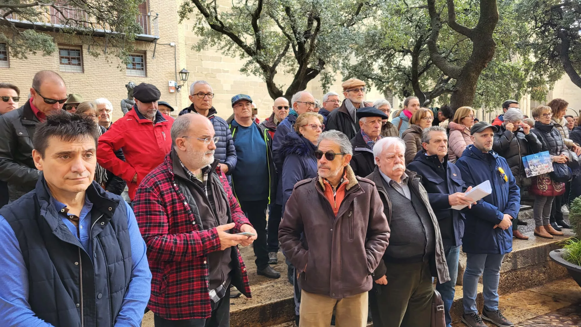 Minuto de silencio por el doble asesinato de Barbate en Huesca