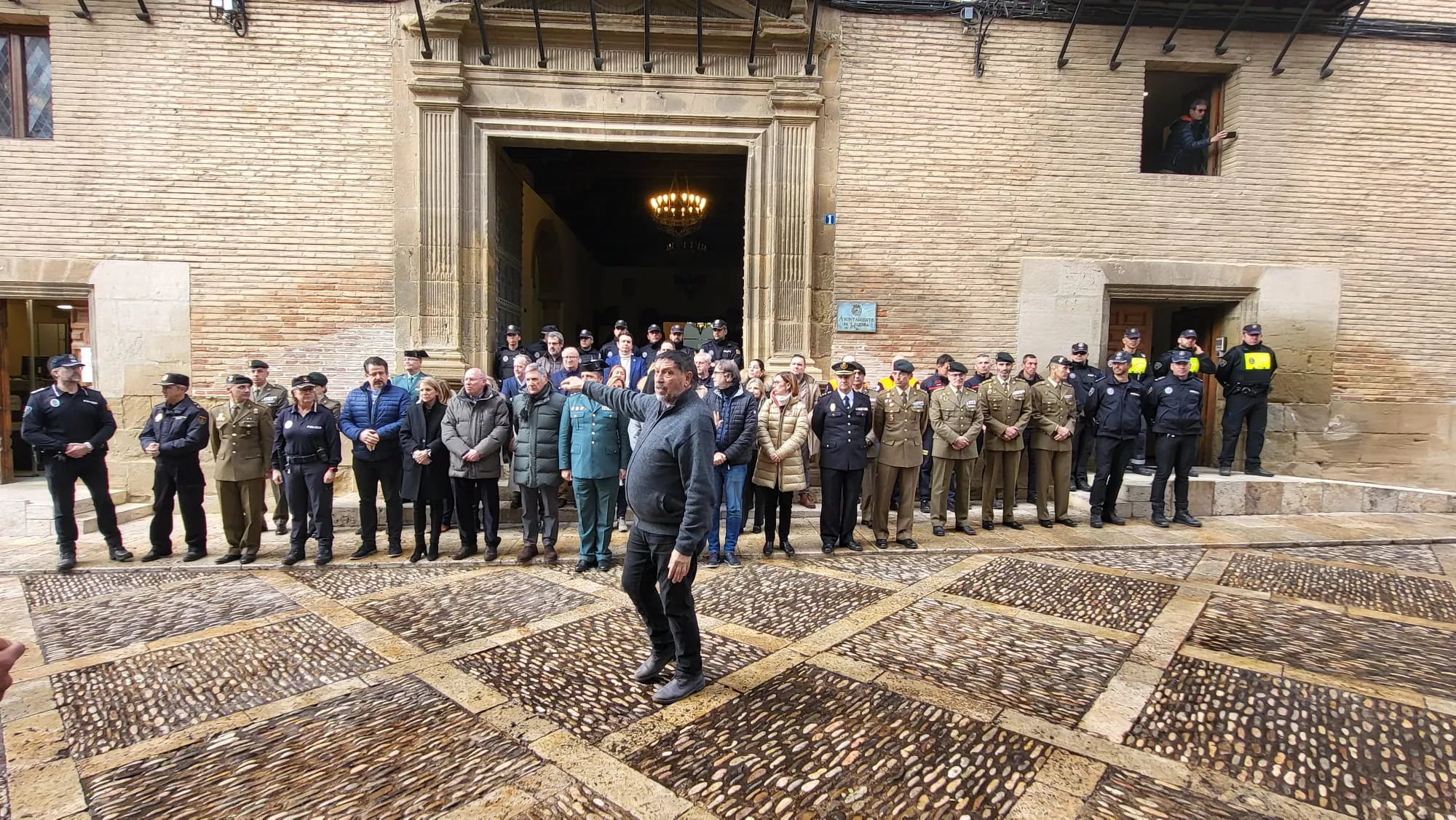 Minuto de silencio por el doble asesinato de Barbate en Huesca
