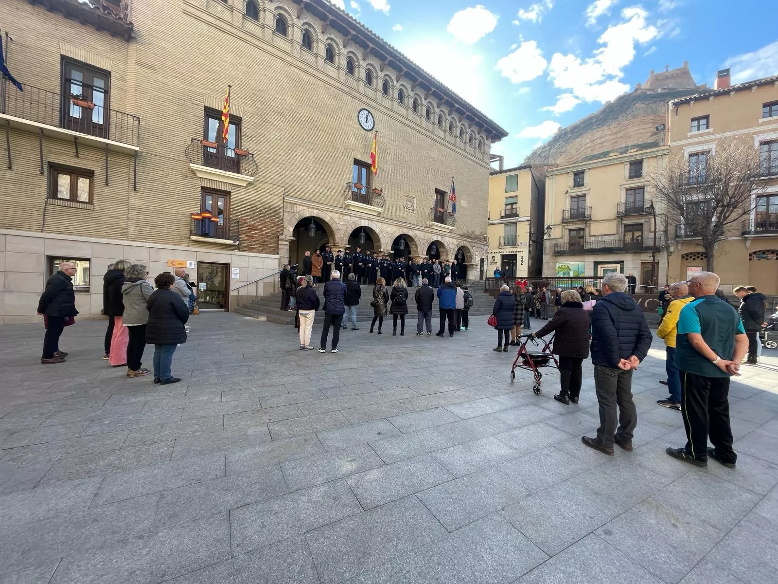 Minuto de silencio en Monzón