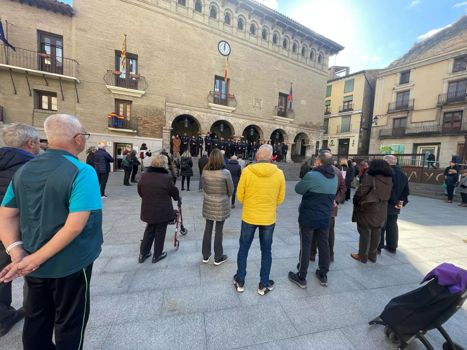 Minuto de silencio en Monzón