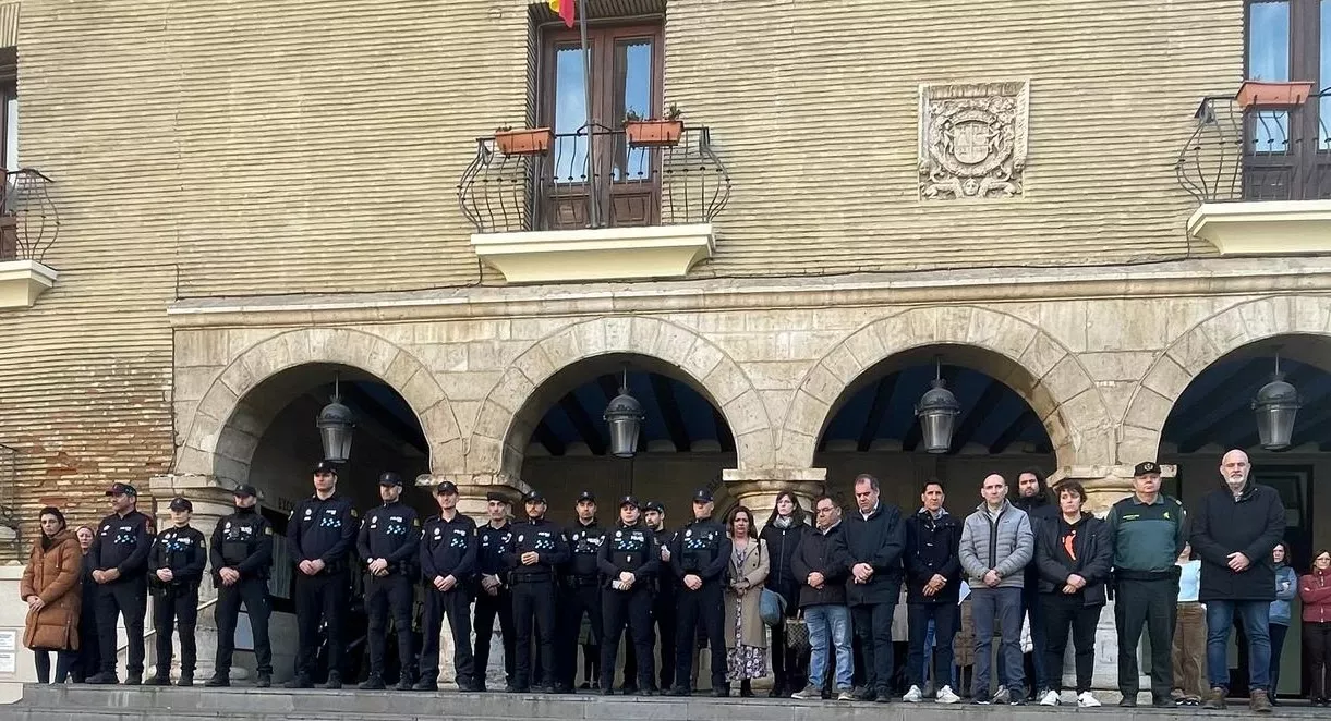 Minuto de silencio en Monzón