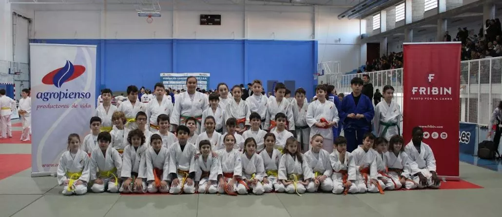 Benjamines y Alevines del Club Judo Binéfar