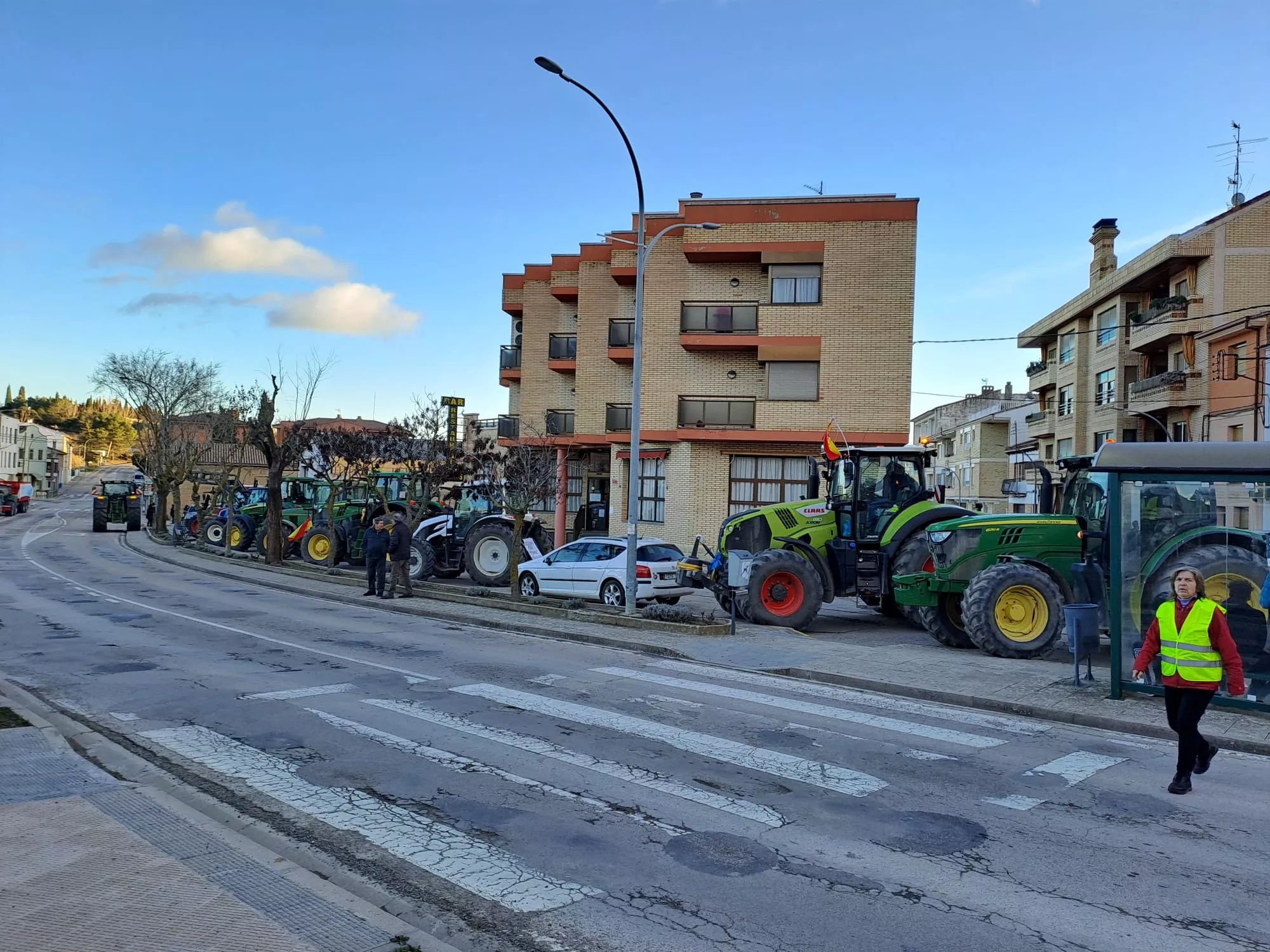 Tractorada del movimiento 6F en Ayerbe