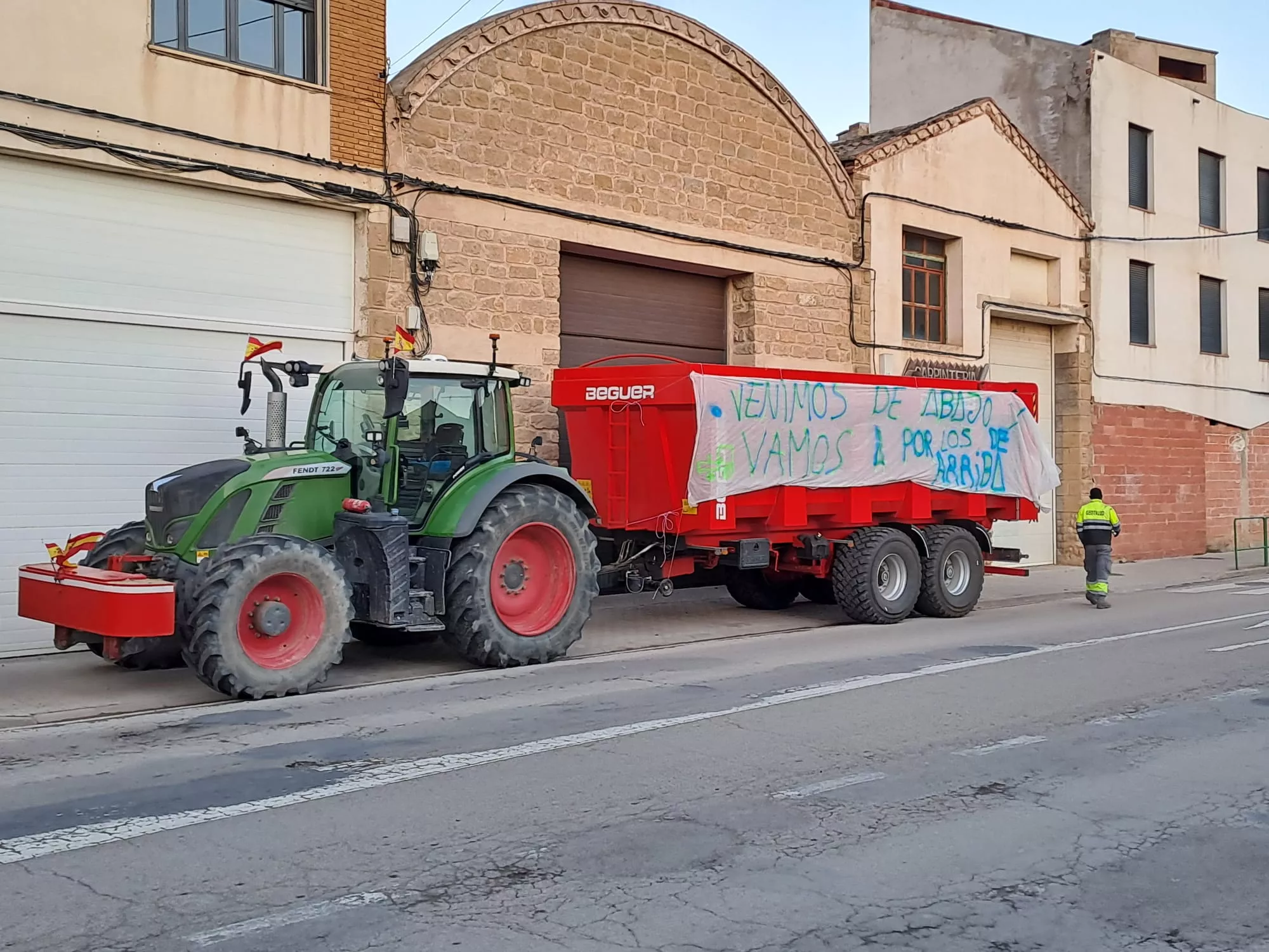 Tractorada del movimiento 6F en Ayerbe