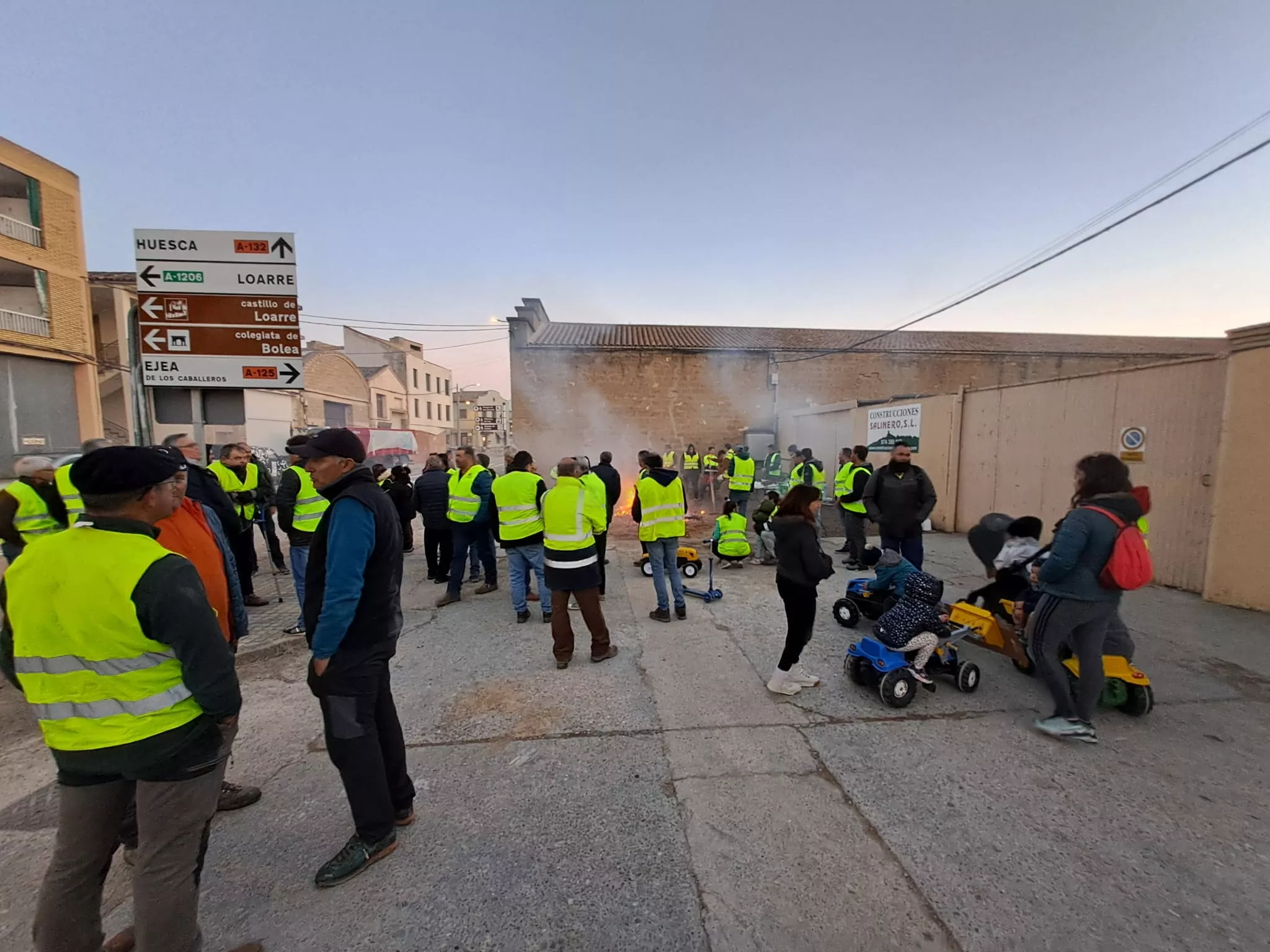 Tractorada del movimiento 6F en Ayerbe