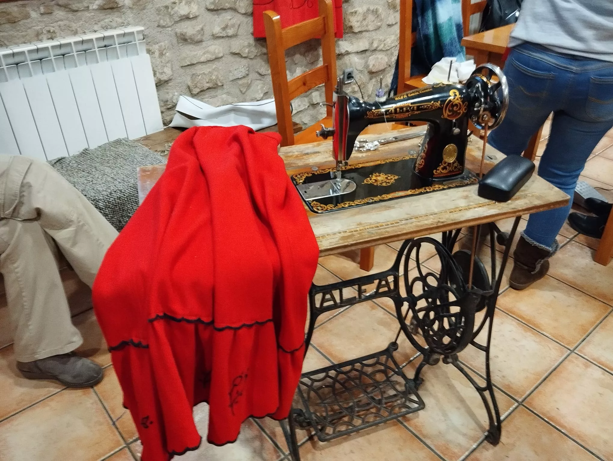 Taller de sayas tradicionales en Agüero