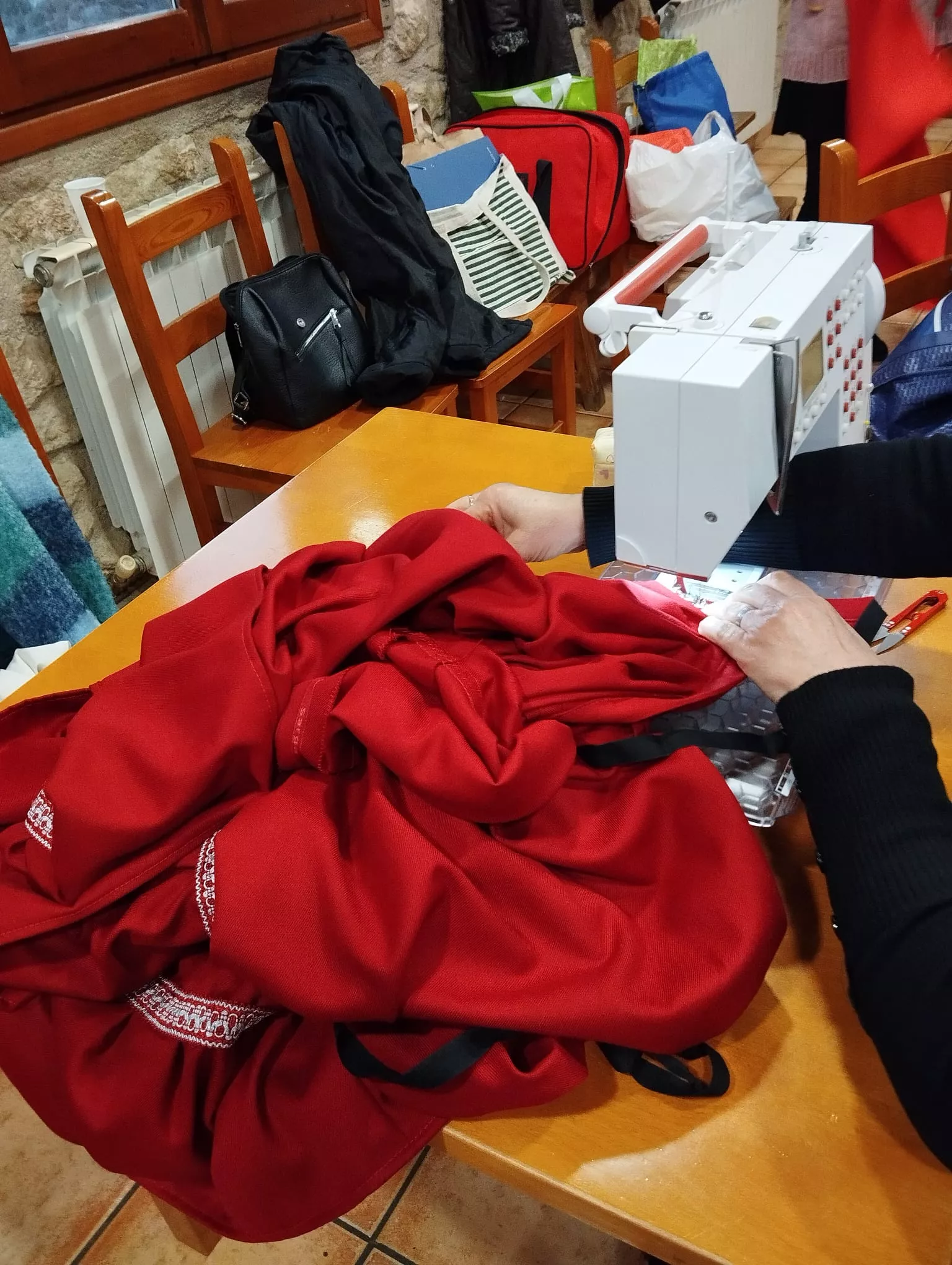 Taller de sayas tradicionales en Agüero