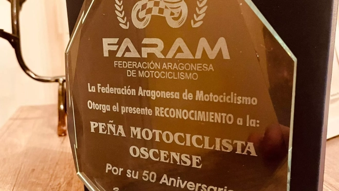 El premio a la Peña Motociclista Oscense El premio a la Peña Motociclista Oscense