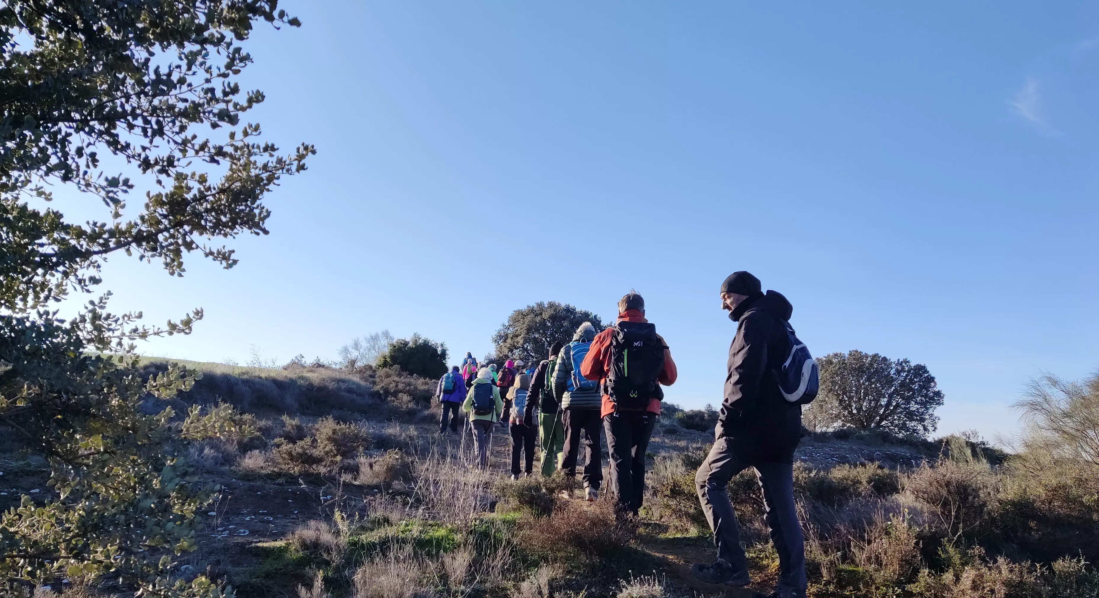 Ascendiendo hacia el mirador de Languardia.