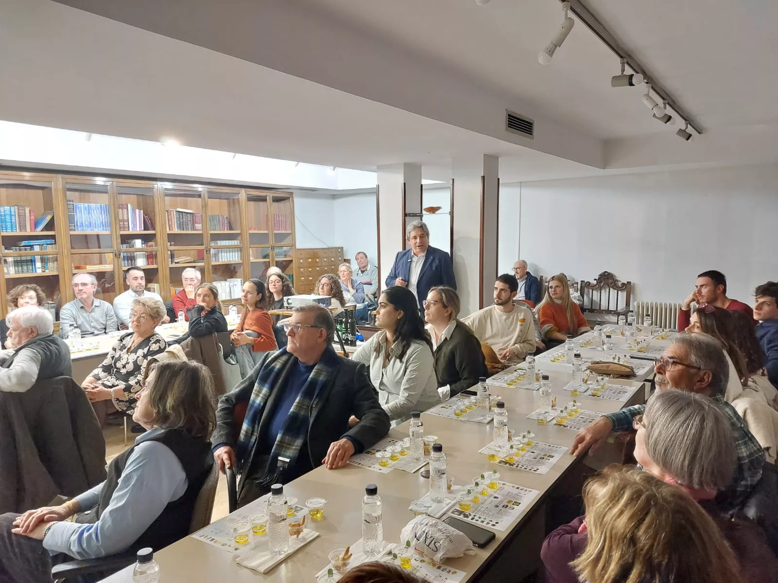 Jornada sobre el aceite de oliva en el Colegio de Médicos de Huesca