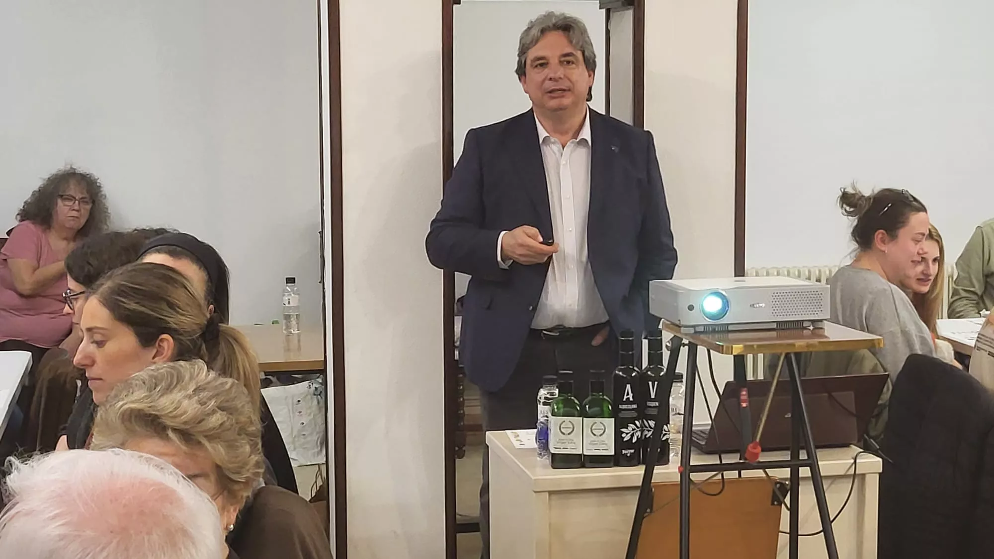 Jornada sobre el aceite de oliva en el Colegio de Médicos de Huesca