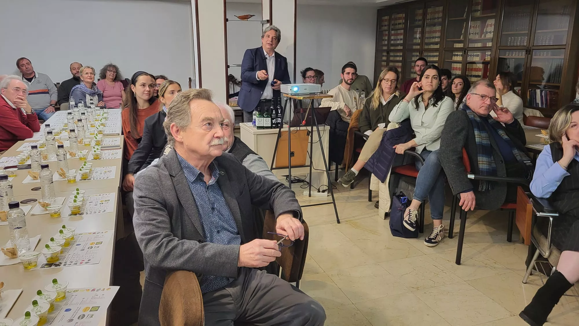 Jornada sobre el aceite de oliva en el Colegio de Médicos de Huesca