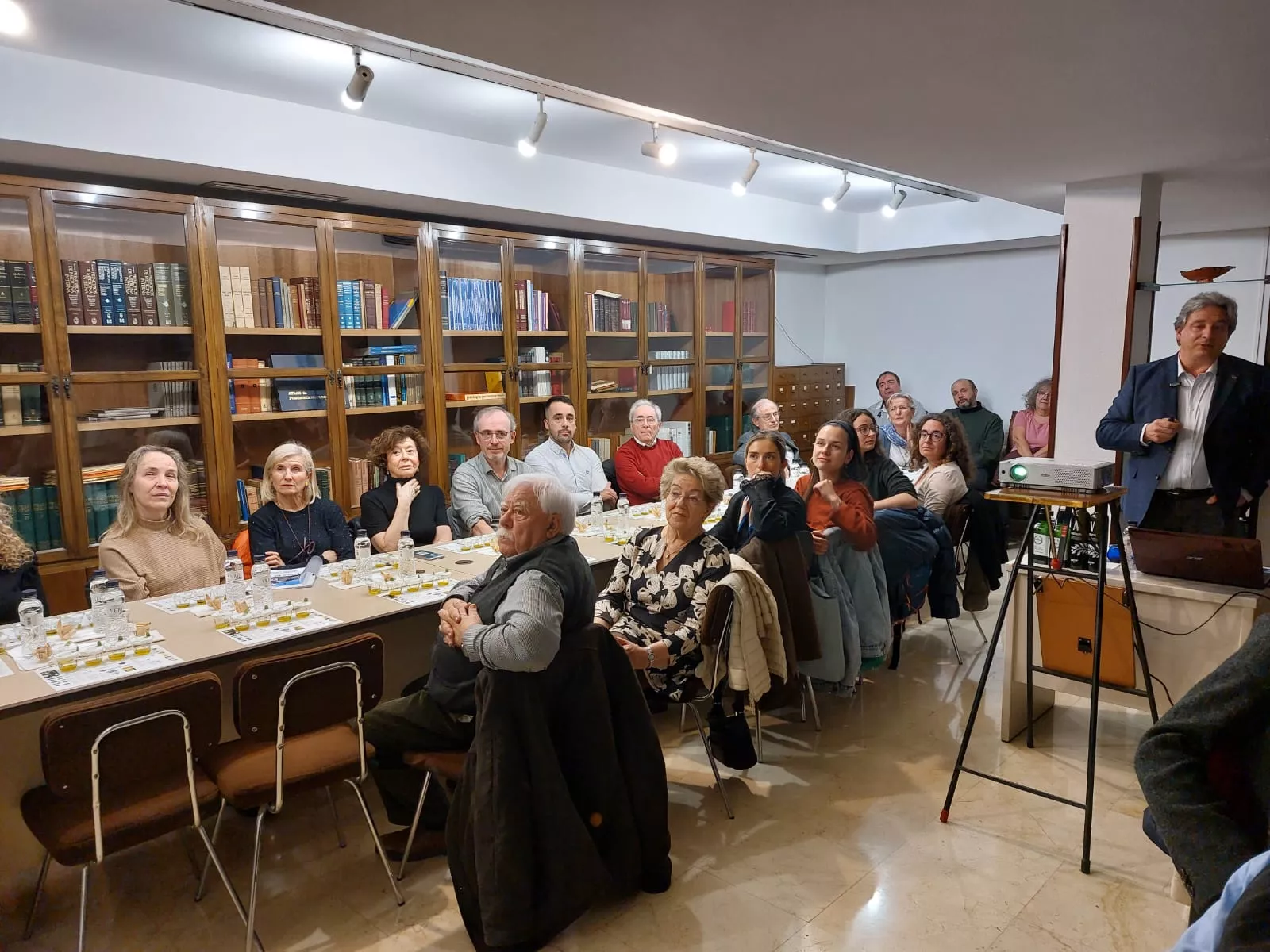 Jornada sobre el aceite de oliva en el Colegio de Médicos de Huesca