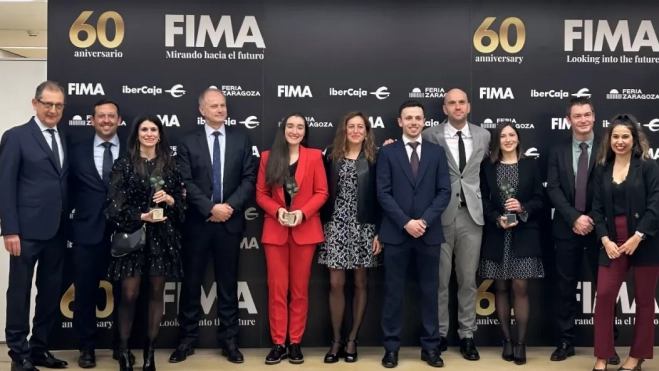 Pepe Lafuente, con el equipo de Kuhn y de Fima, a la izquierda del todo, siempre discreto Pepe Lafuente, con el equipo de Kuhn y de Fima, a la izquierda del todo, siempre discreto