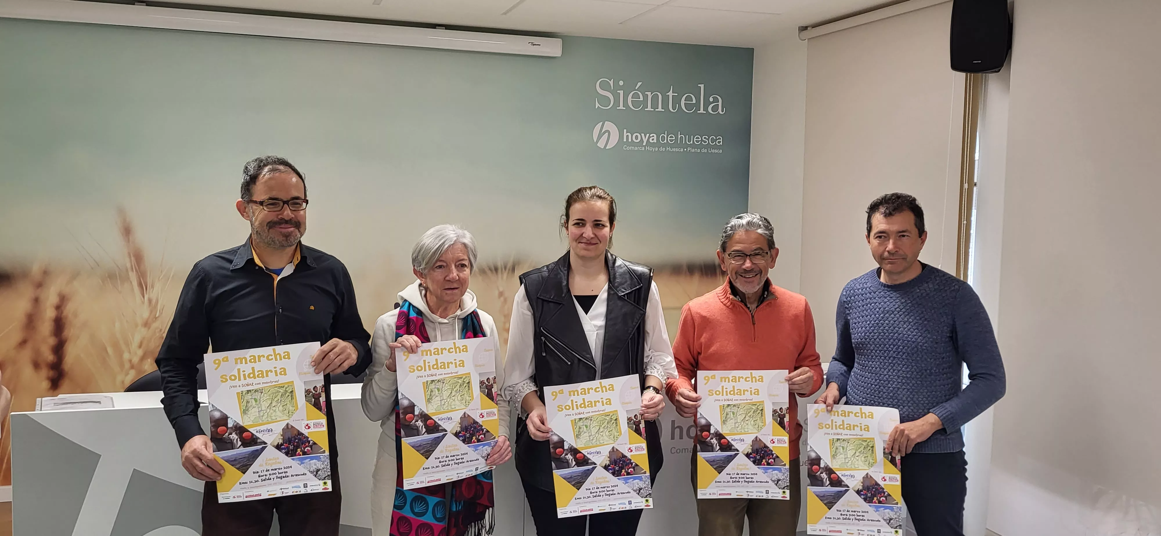 Domingo Monaj, Maite Aznárez, Mónica Soler, Antonio Rico y Javier Cruchaga han presentado la Marcha Solidaria Nueno-Etiopía.