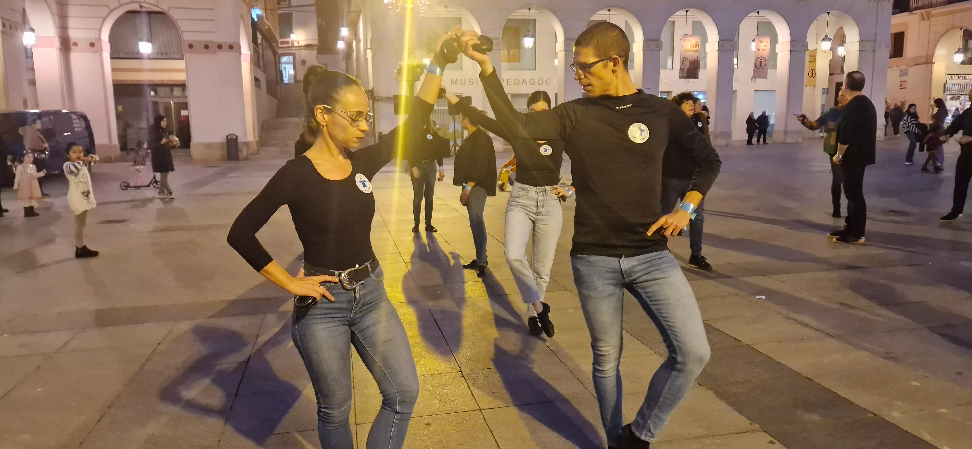 Flashmob jotero de Aspanoa en Huesca por los niños y niñas con cáncer. Foto Myriam Martínez