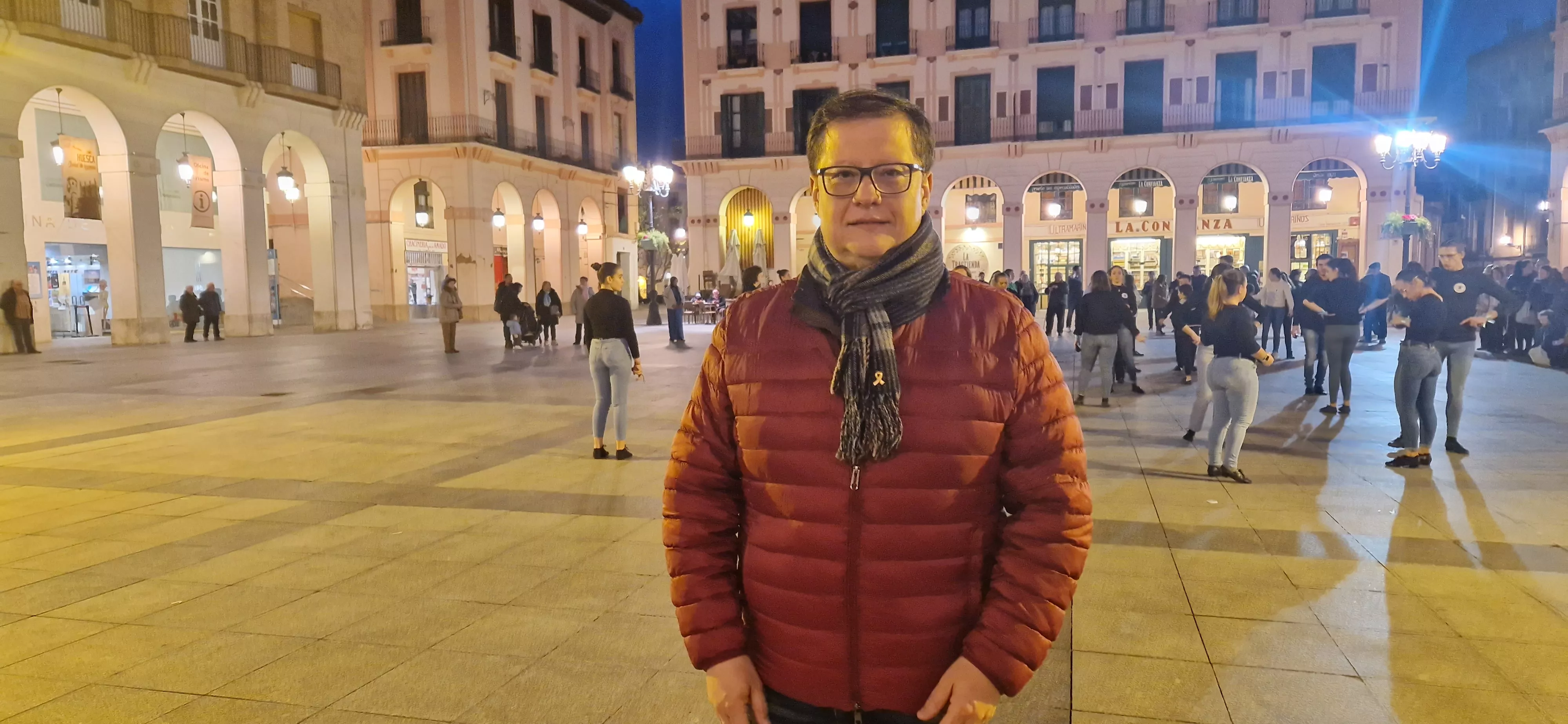 Óscar Torres. Flashmob jotero de Aspanoa en Huesca por los niños y niñas con cáncer. Foto Myriam Martínez