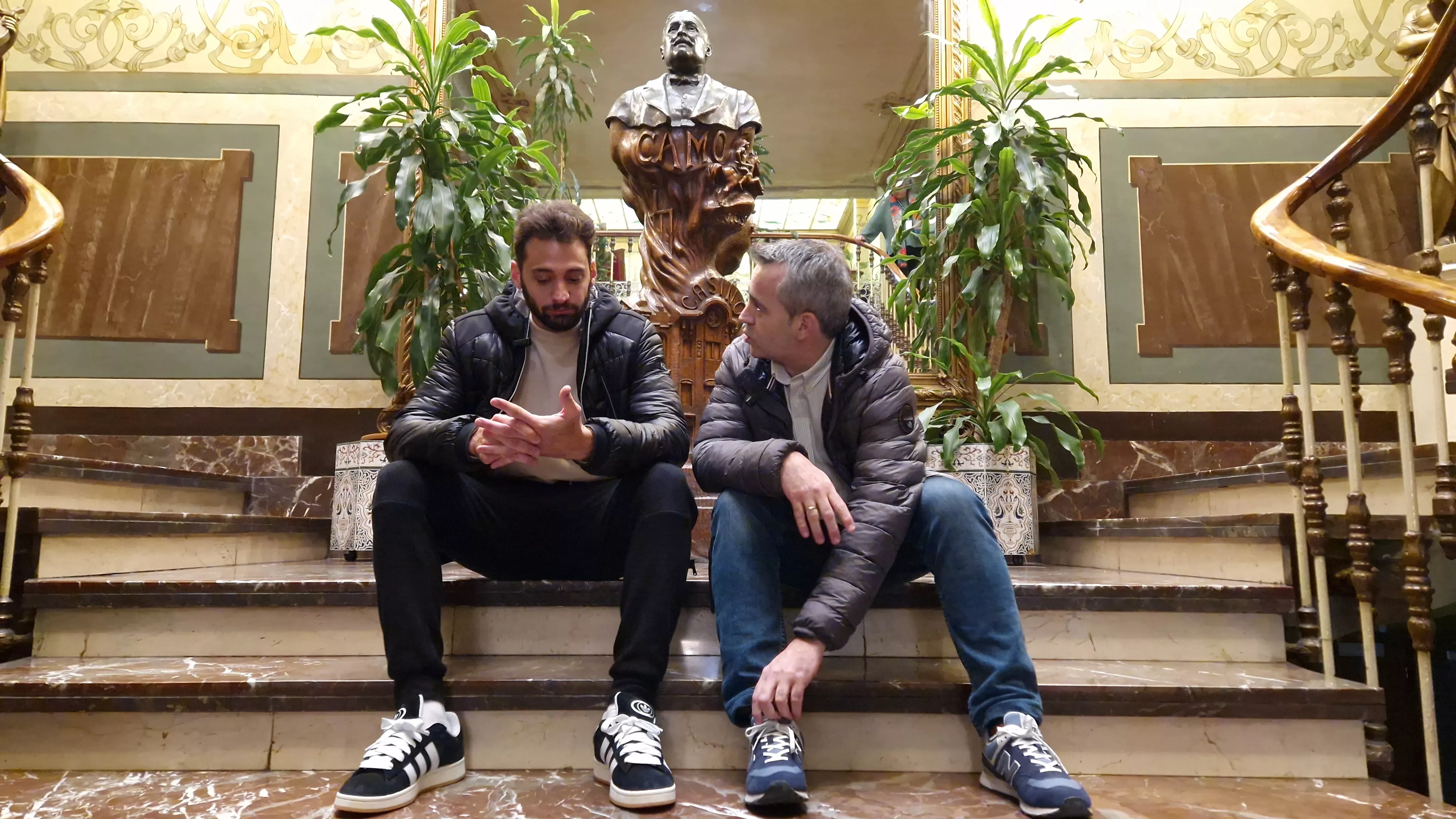 Campaña ¡Huesca, sí se puede! con Obeng y Martos. Foto Myriam Martínez